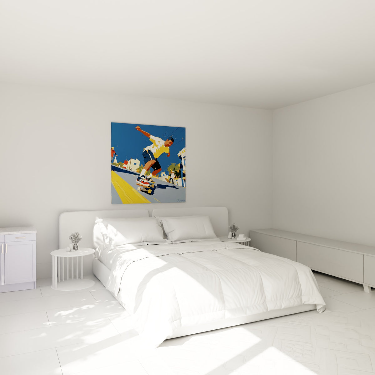 Sauteur en skateboard jaune et bleu marine au-dessus d'un lit dans une chambre claire