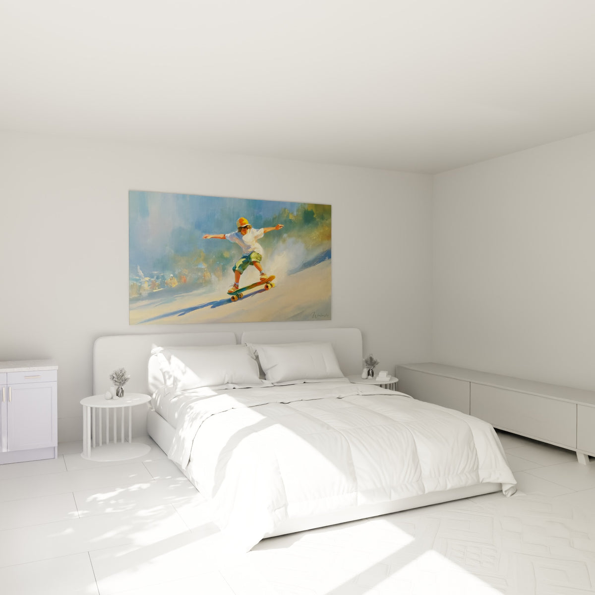 Jeune skateur bleu et ocre en équilibre sur planche colorée, au-dessus d'un lit dans une chambre claire
