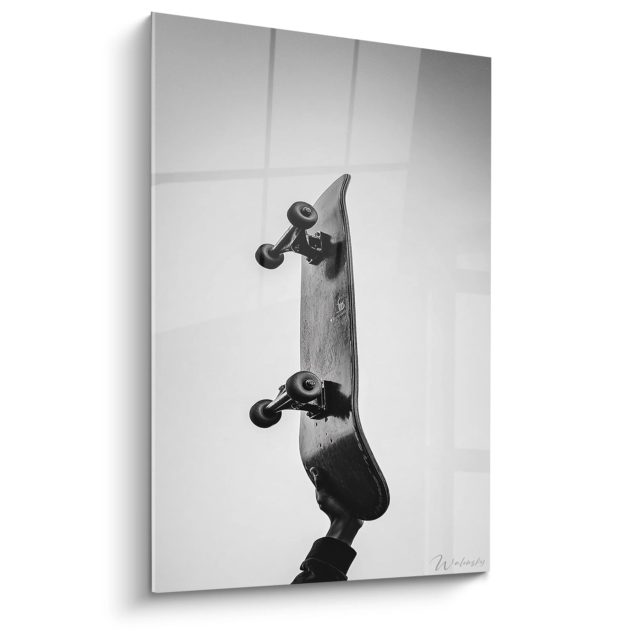 Tableau skateboard noir et blanc suspendu - Art urbain sport moderne pour décoration murale