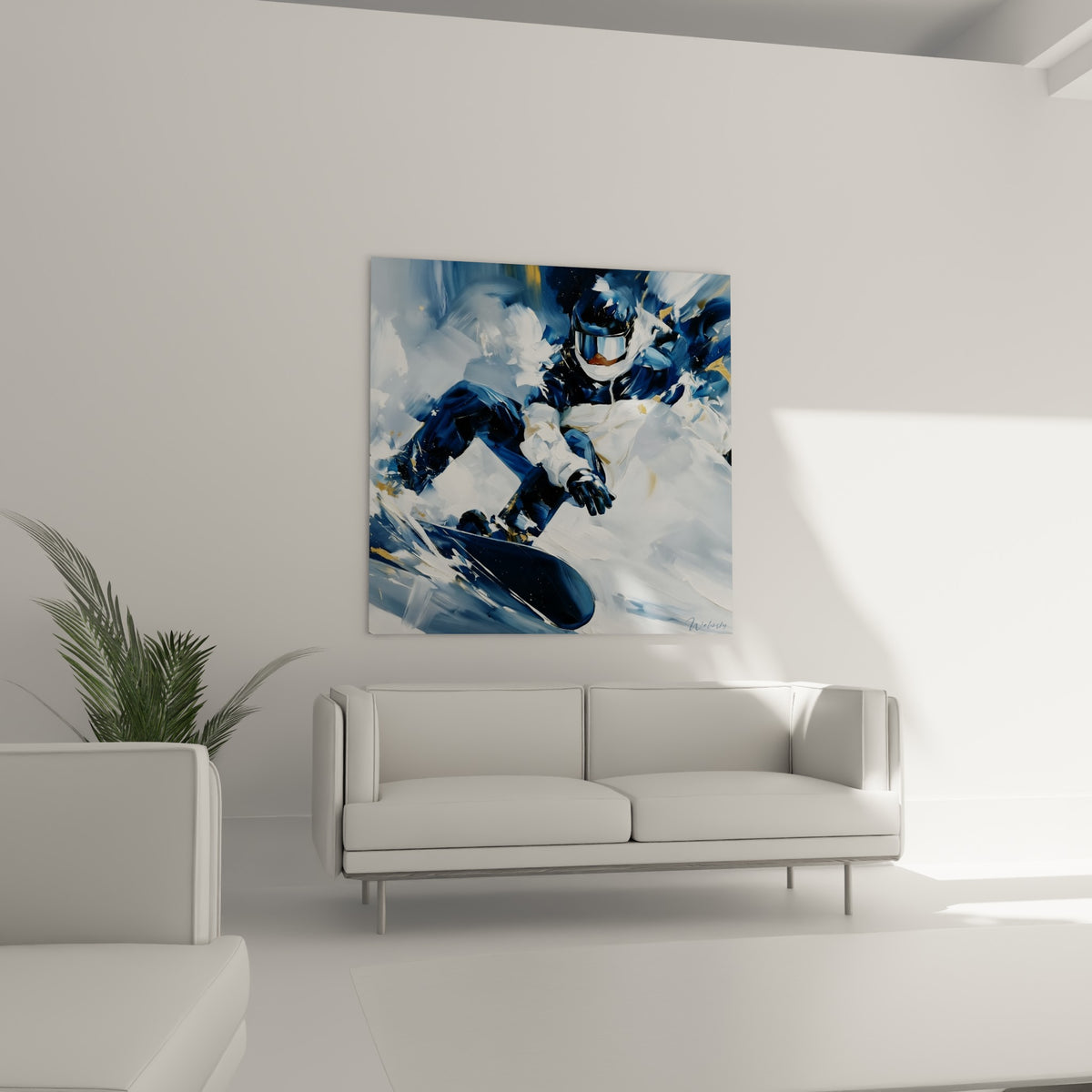 Figure en bleu marine et blanc glissant sur la neige, toile suspendue au-dessus d'un canapé dans un salon lumineux