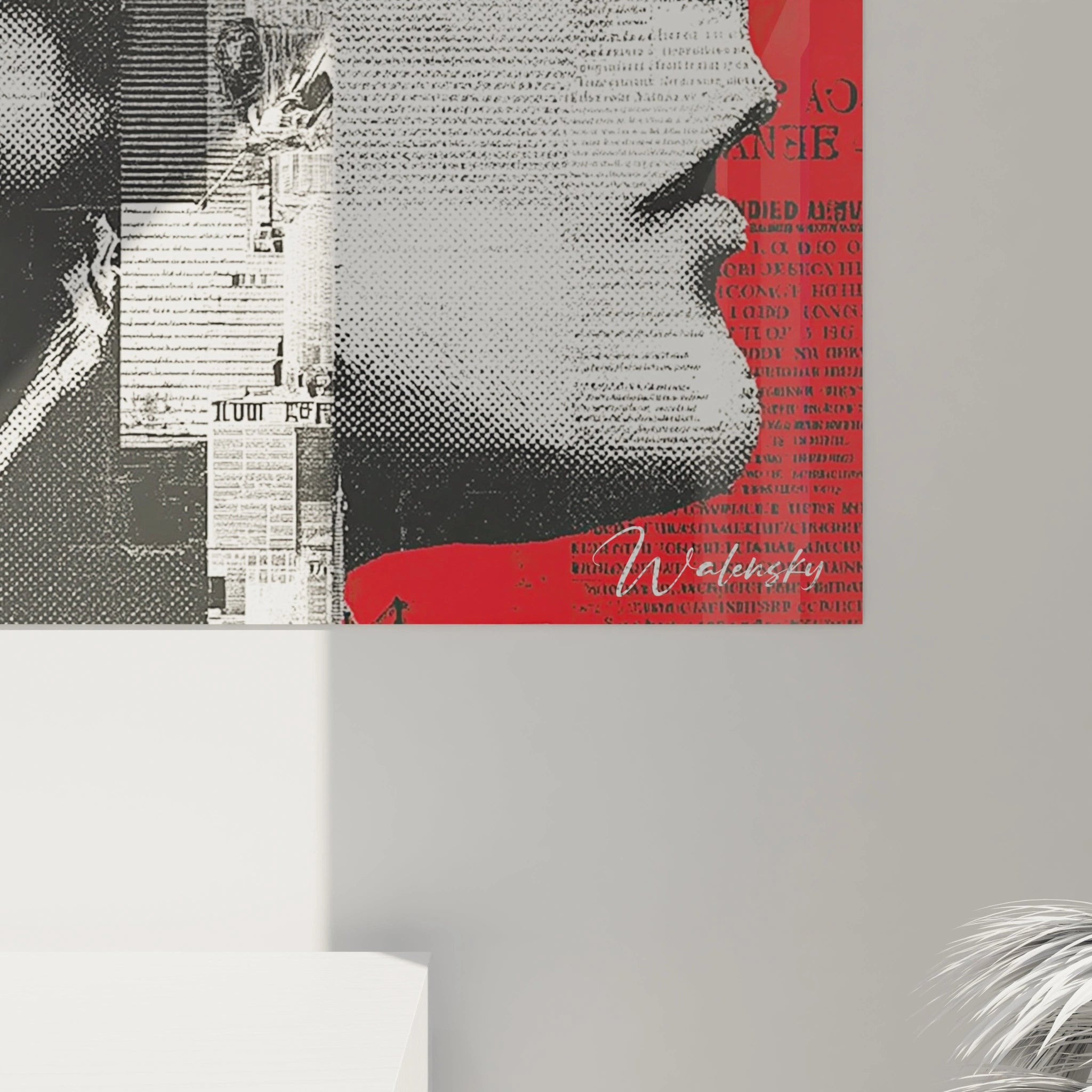 Tableau Walensky pop art profil féminin en demi-teinte sur fond rouge et collages, tableau révolution française