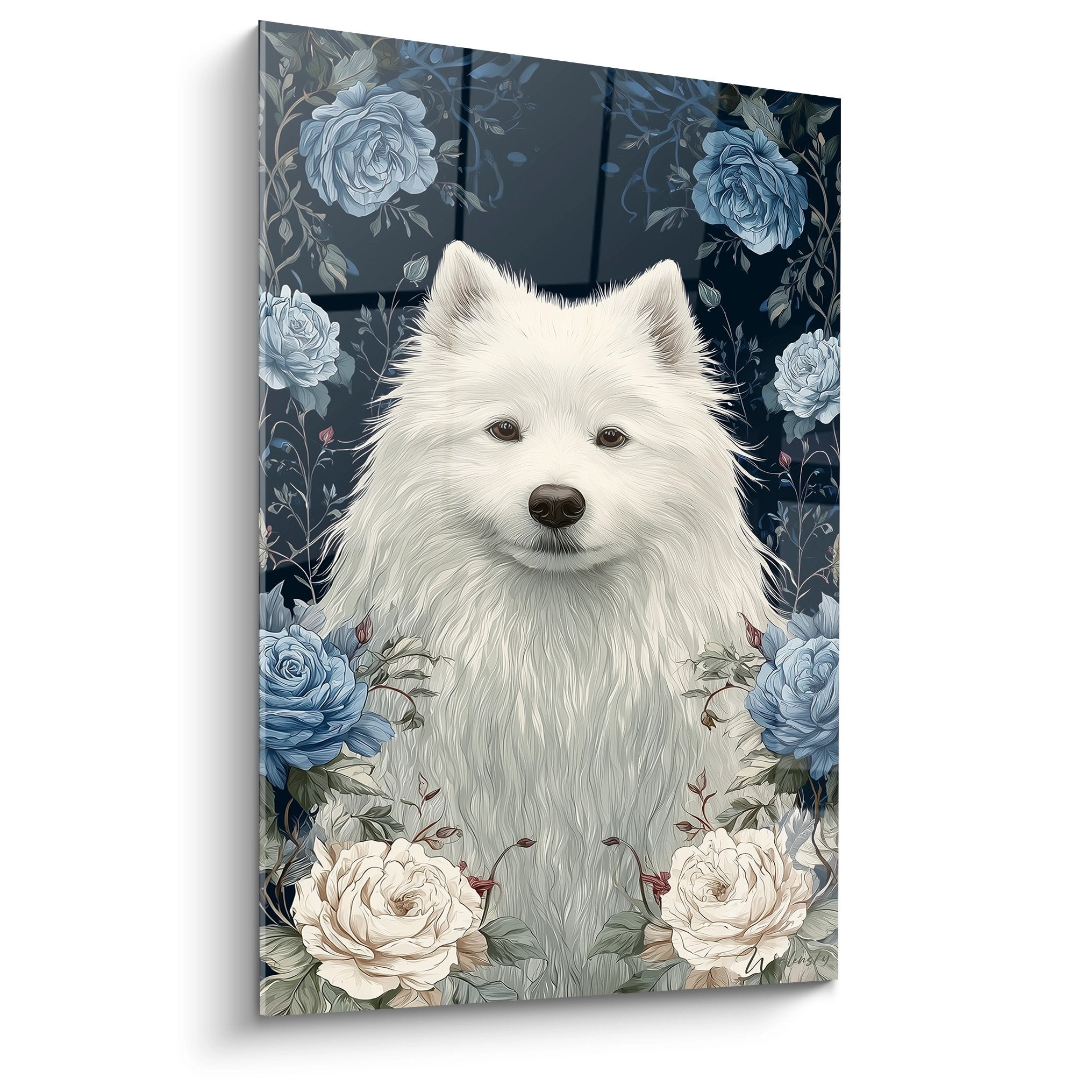 Portrait artistique Spitz Japonais blanc sur fond floral bleu nuit avec roses bleues et crème