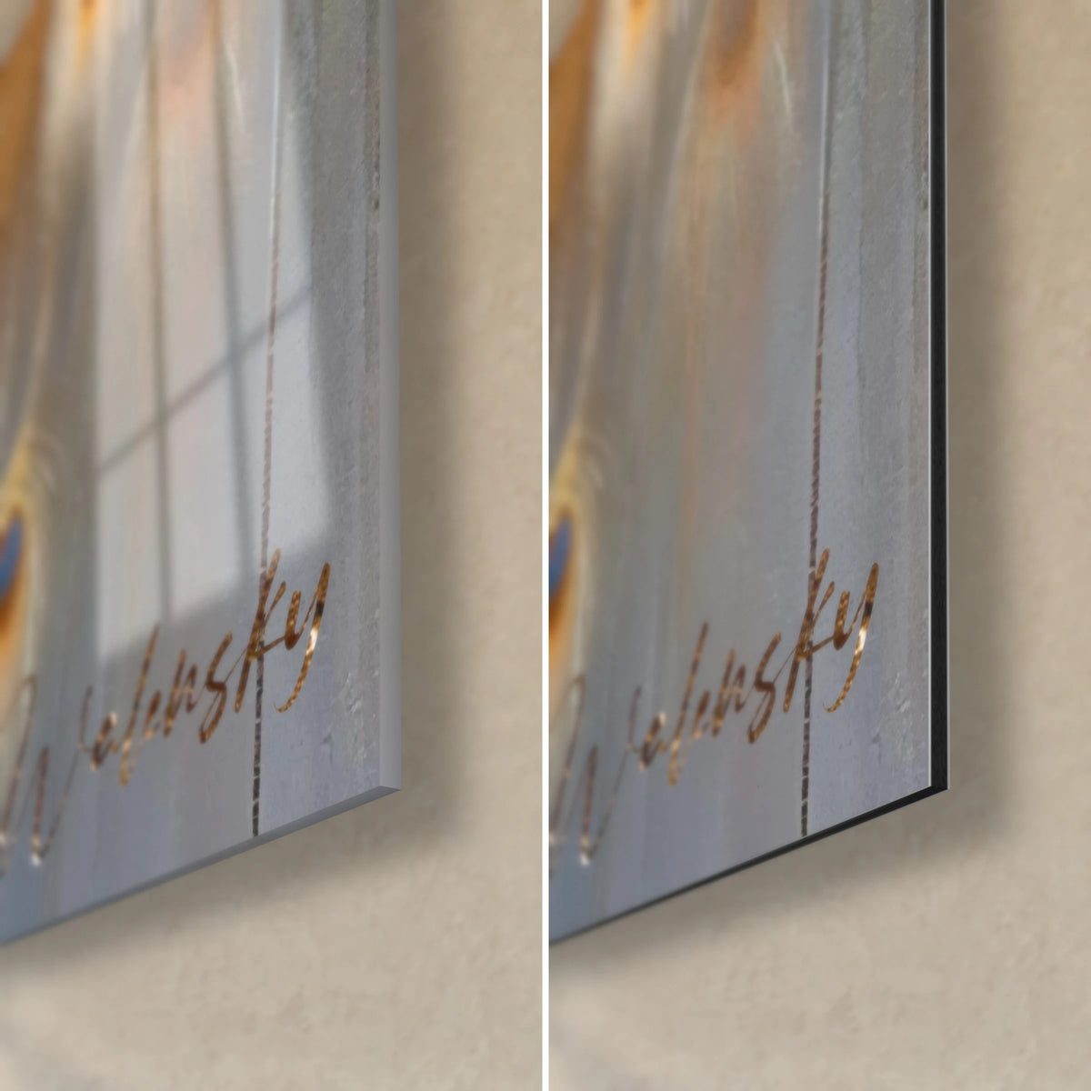 Quadro piumaggio di pavone ambra e blu, angolo in basso a destra in vetro lucido che riflette la finestra, Dibond nero opaco, spessore 3 mm