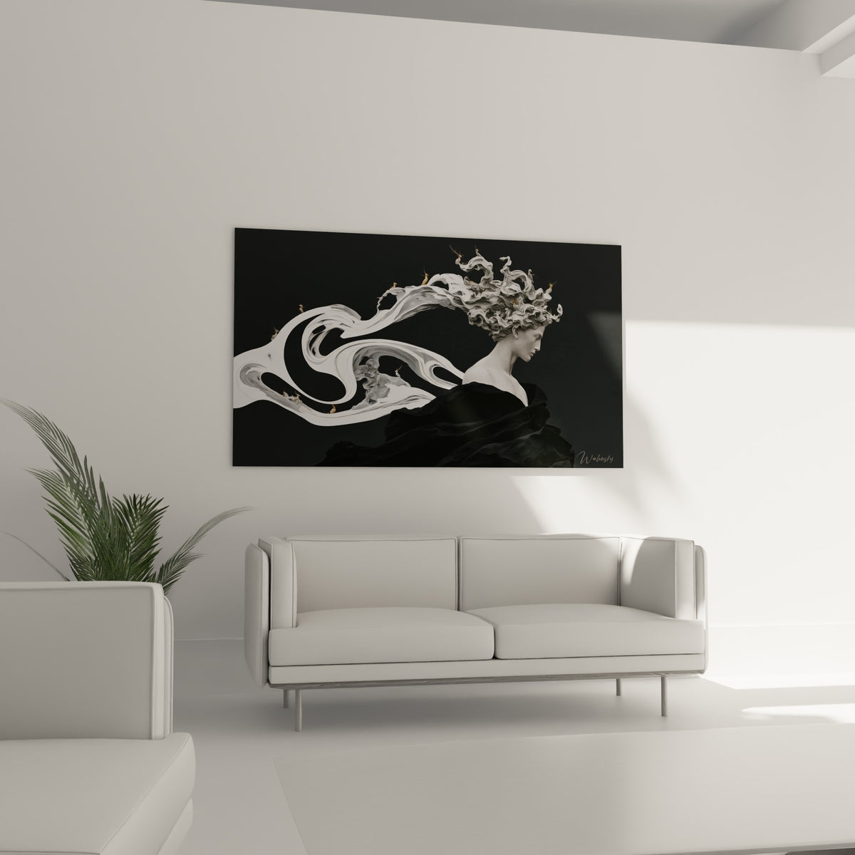 Profil statue immaculé drapé de noir suspendu au-dessus d'un canapé dans un salon lumineux