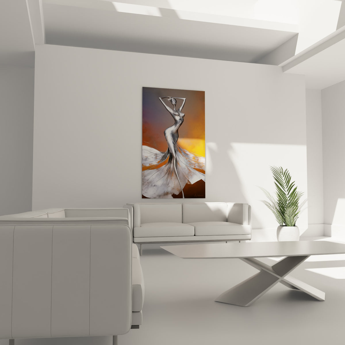 Figure féminine gris argent à robe déployée, orangé en fond, au-dessus d'un canapé dans un salon lumineux