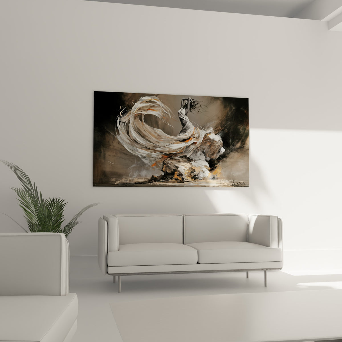Femme voilée en mouvement, tons gris et orangés, tableau au-dessus d'un canapé dans un salon lumineux