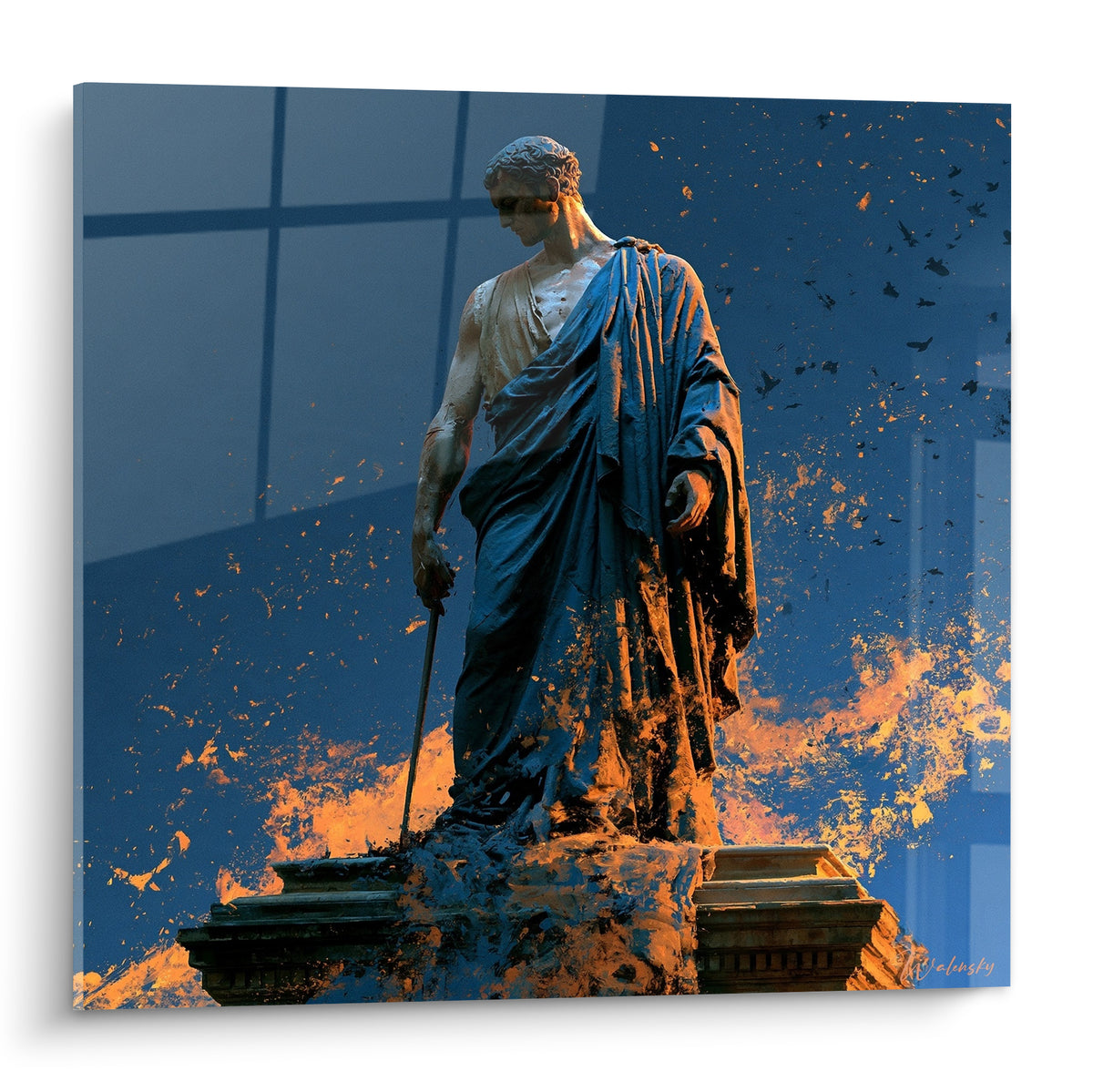 Statue romaine drapée en bleu marine, éclats orangés et dorés envahissant le piédestal de pierre