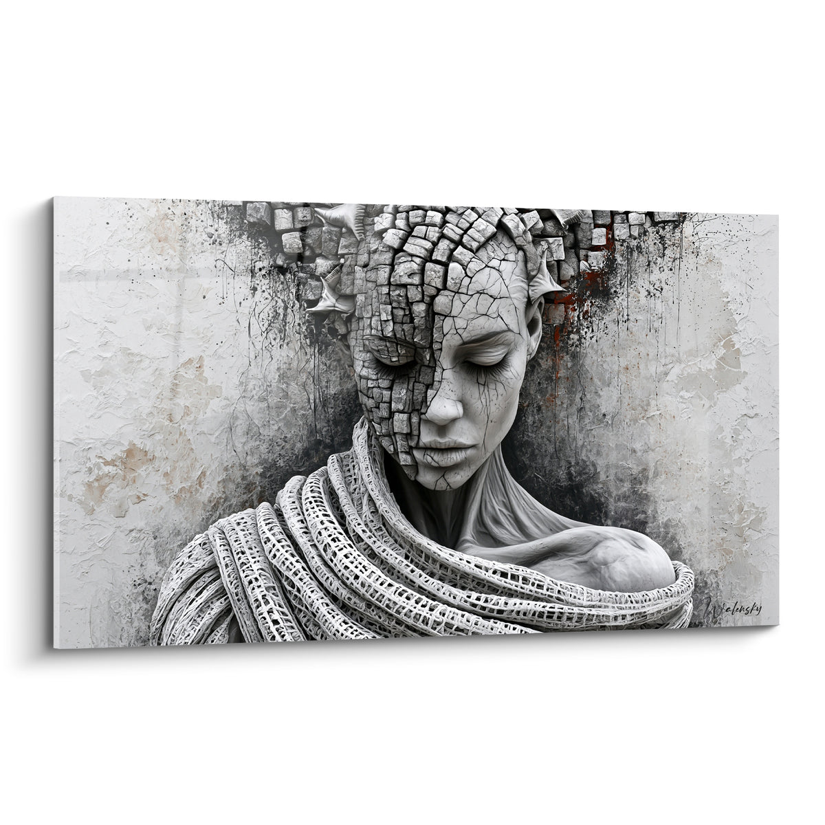 Statue au visage fissuré gris et blanc, drapé tressé sur épaules dénudées