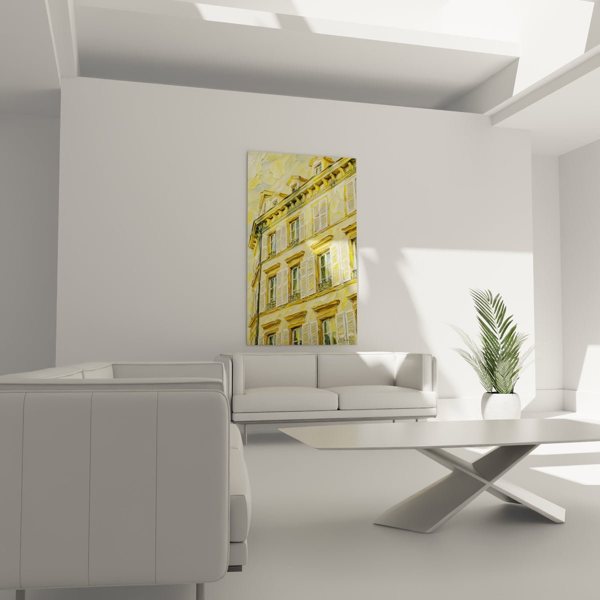 Architecture dorée et beige à ferronneries noires, volets ouverts, au-dessus d'un canapé dans un salon lumineux
