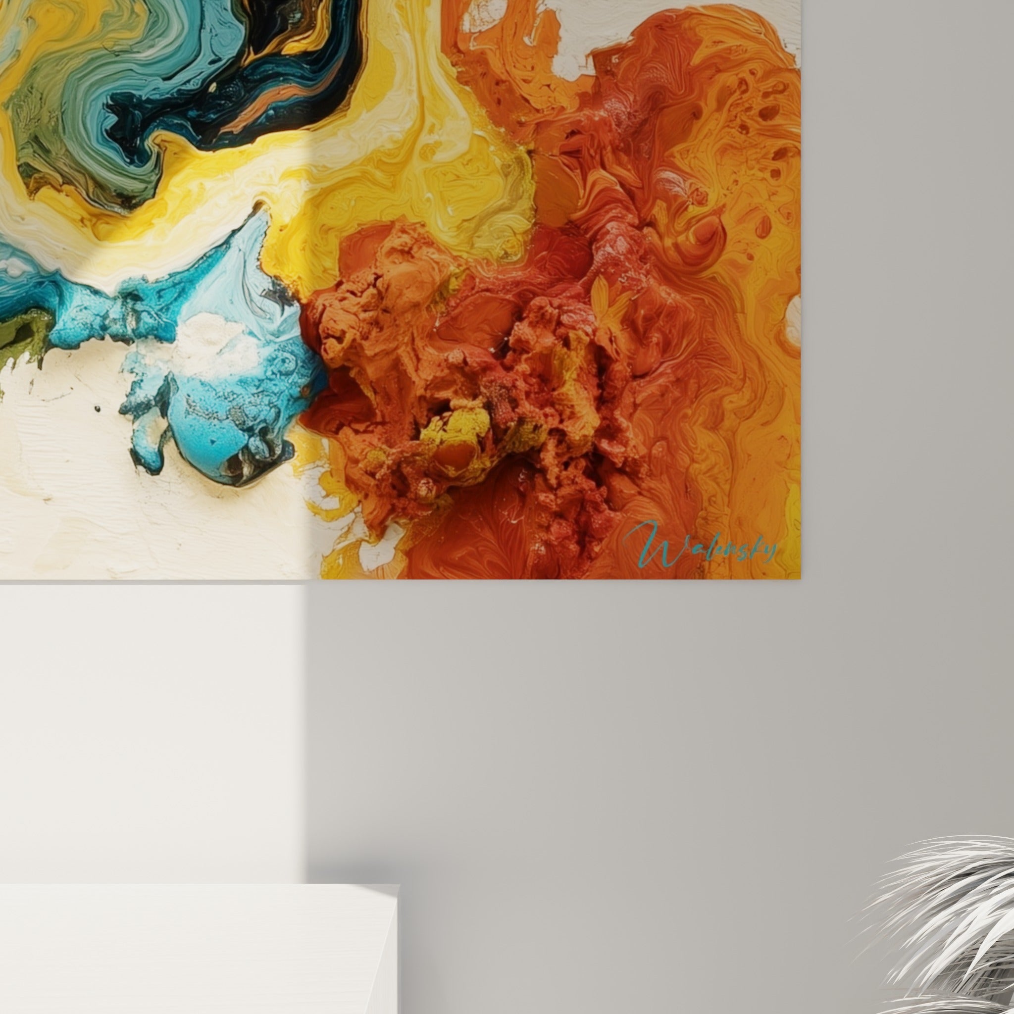 Empâtements orange fauve et coulures bleu marine visibles en détail sur cette toile texturée