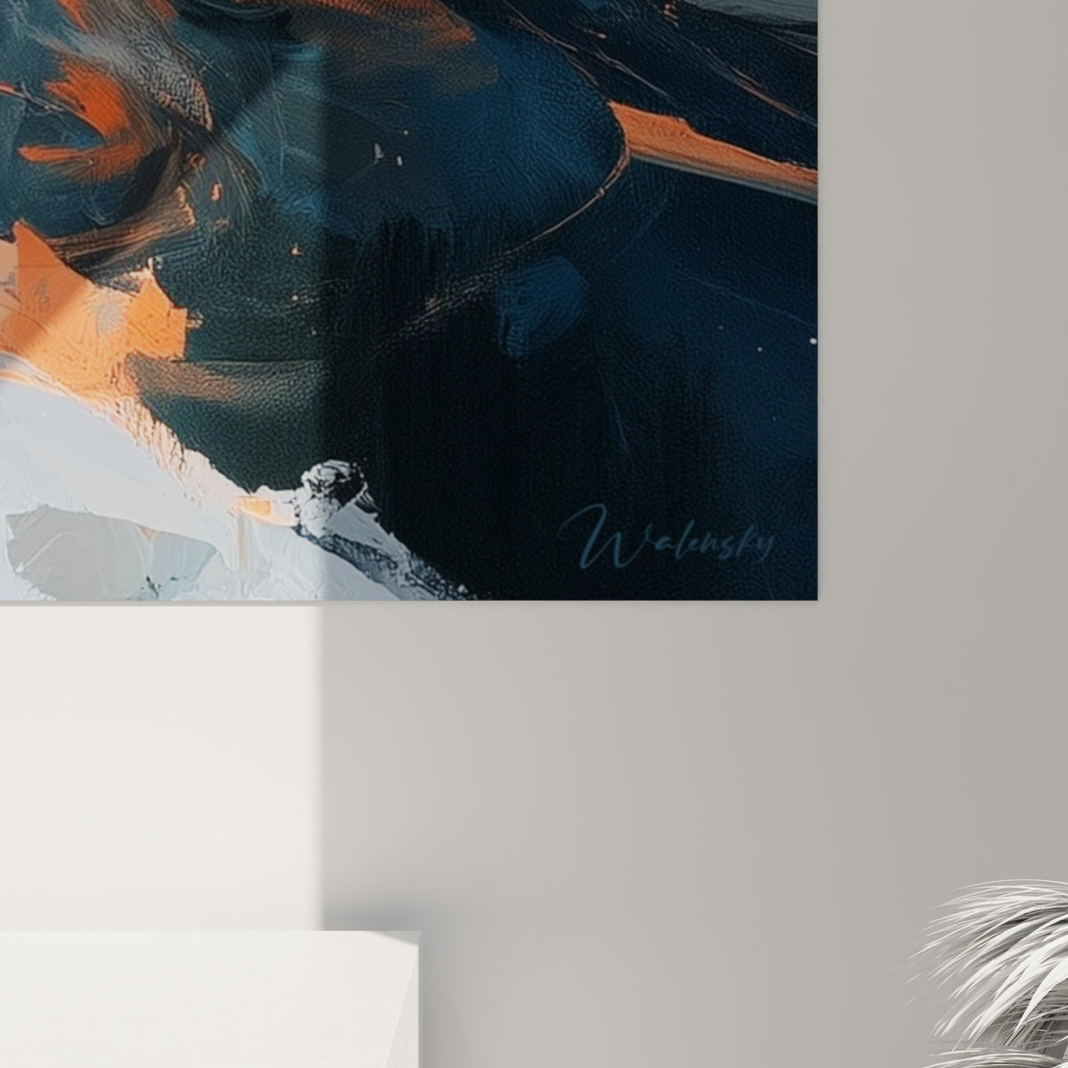 Empâtements orange et bleu marine visibles en gros plan sur la matière peinte de ce tableau abstrait