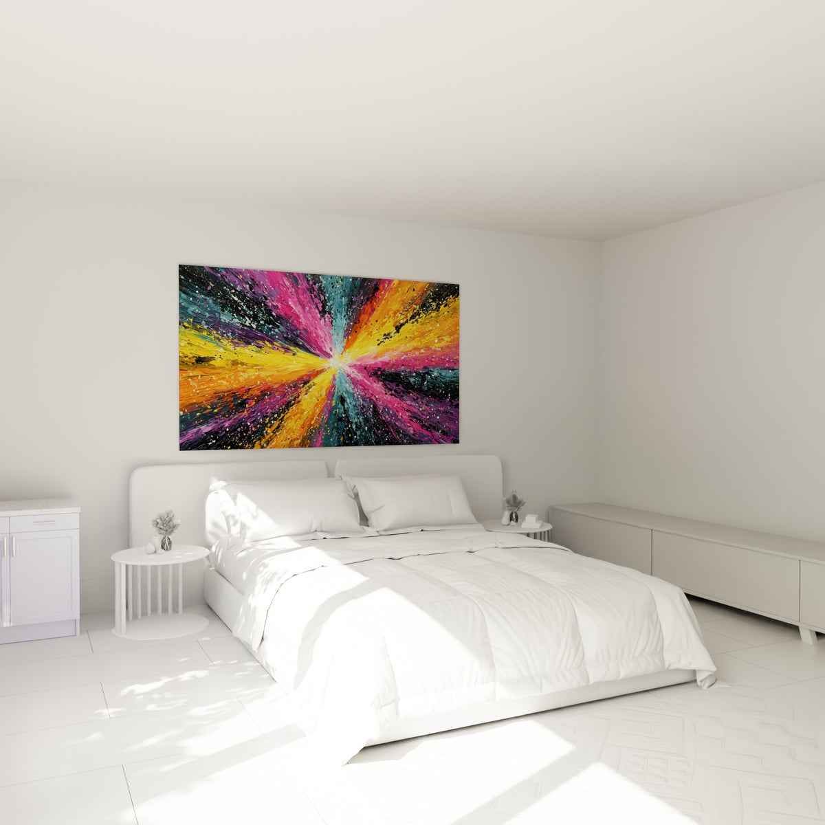 Vortex chromatique turquoise et orangé accroché au-dessus d'un lit dans une chambre claire