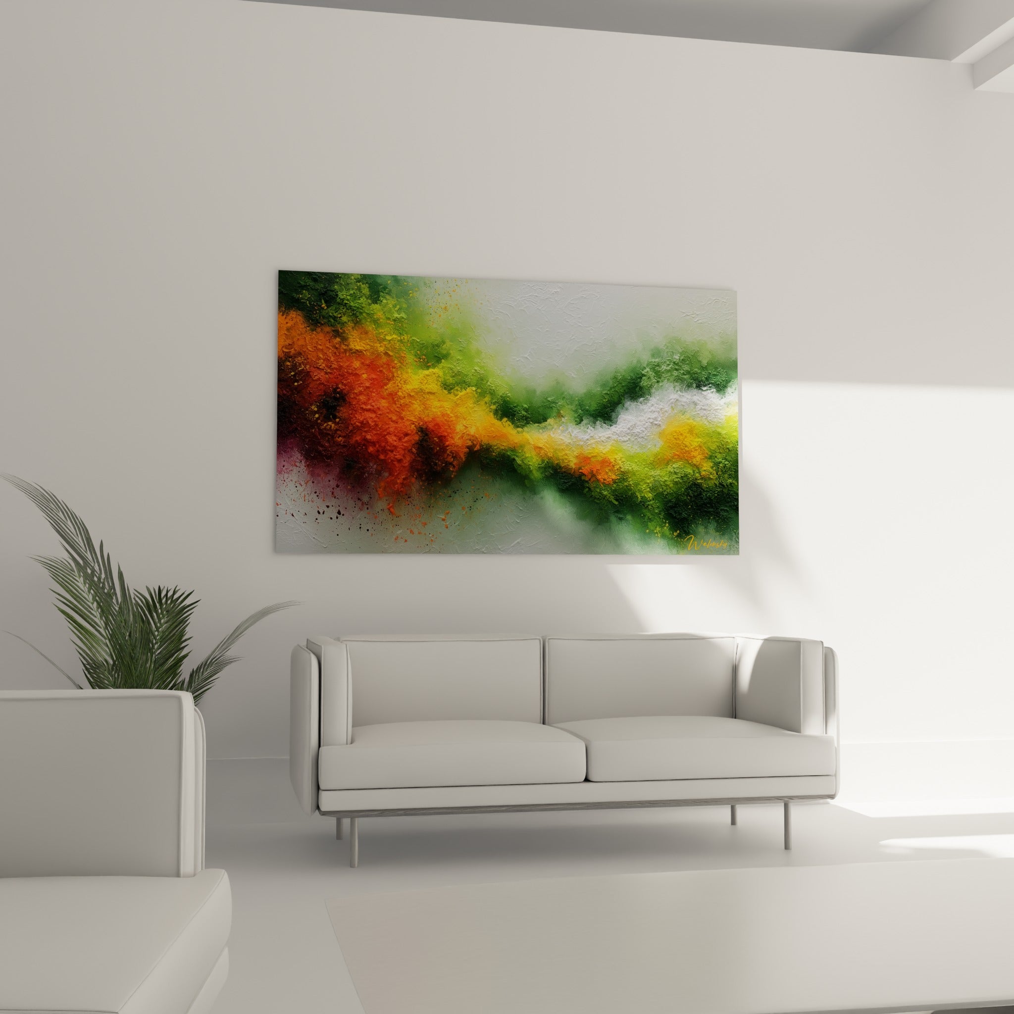 Composition abstraite aux tons verts et orangés suspendue au-dessus d'un canapé dans un salon lumineux