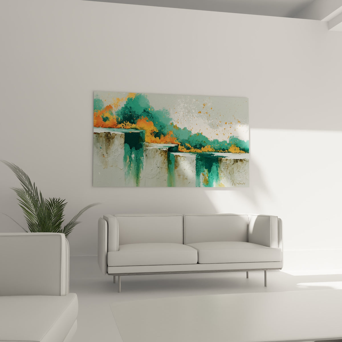 Strates minérales vert émeraude et orangé d'une œuvre abstraite au-dessus d'un canapé dans un salon lumineux