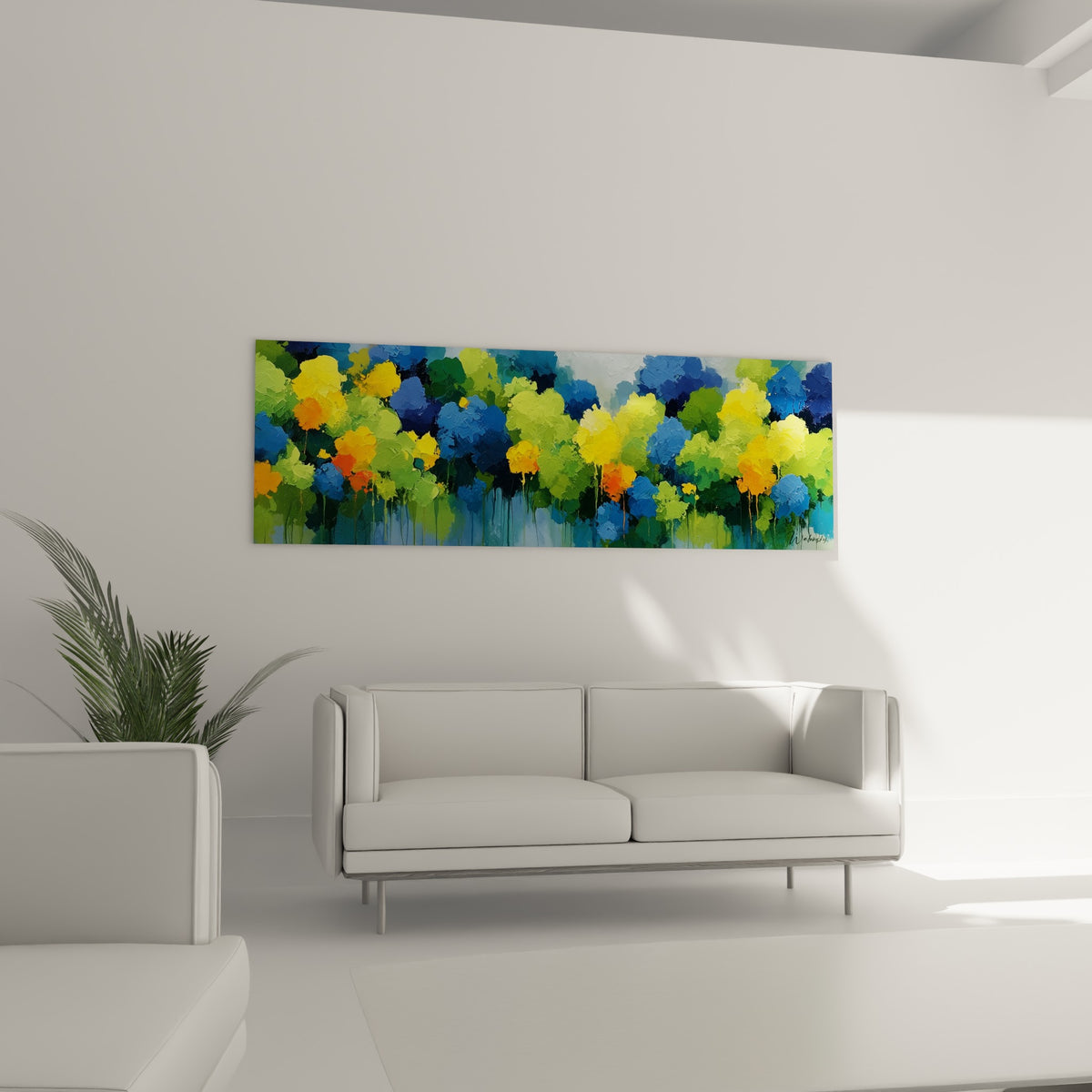 Végétation stylisée orange et vert sauge, style Peinture abstrait au-dessus d'un canapé dans un salon lumineux