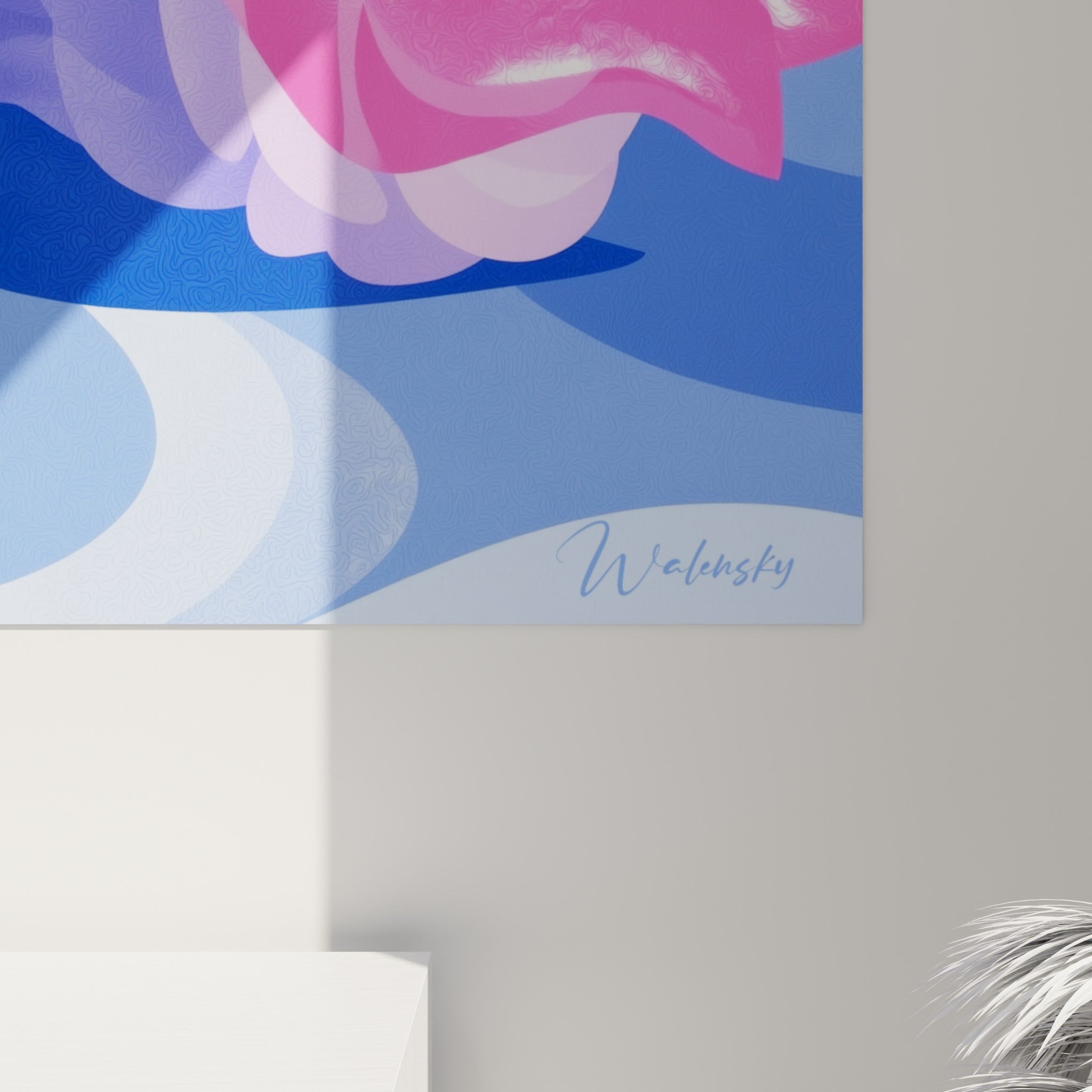 Détail du grain pictural du tableau Sushi montrant les facettes bleu profond et les reflets nacrés du rose