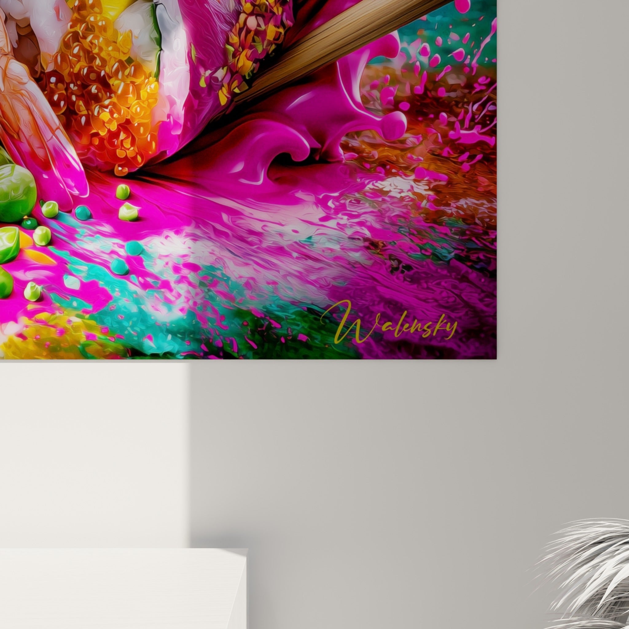 Empâtements de couleurs fuchsia et dorées se mêlant aux détails du saumon et de l'avocat sur la toile