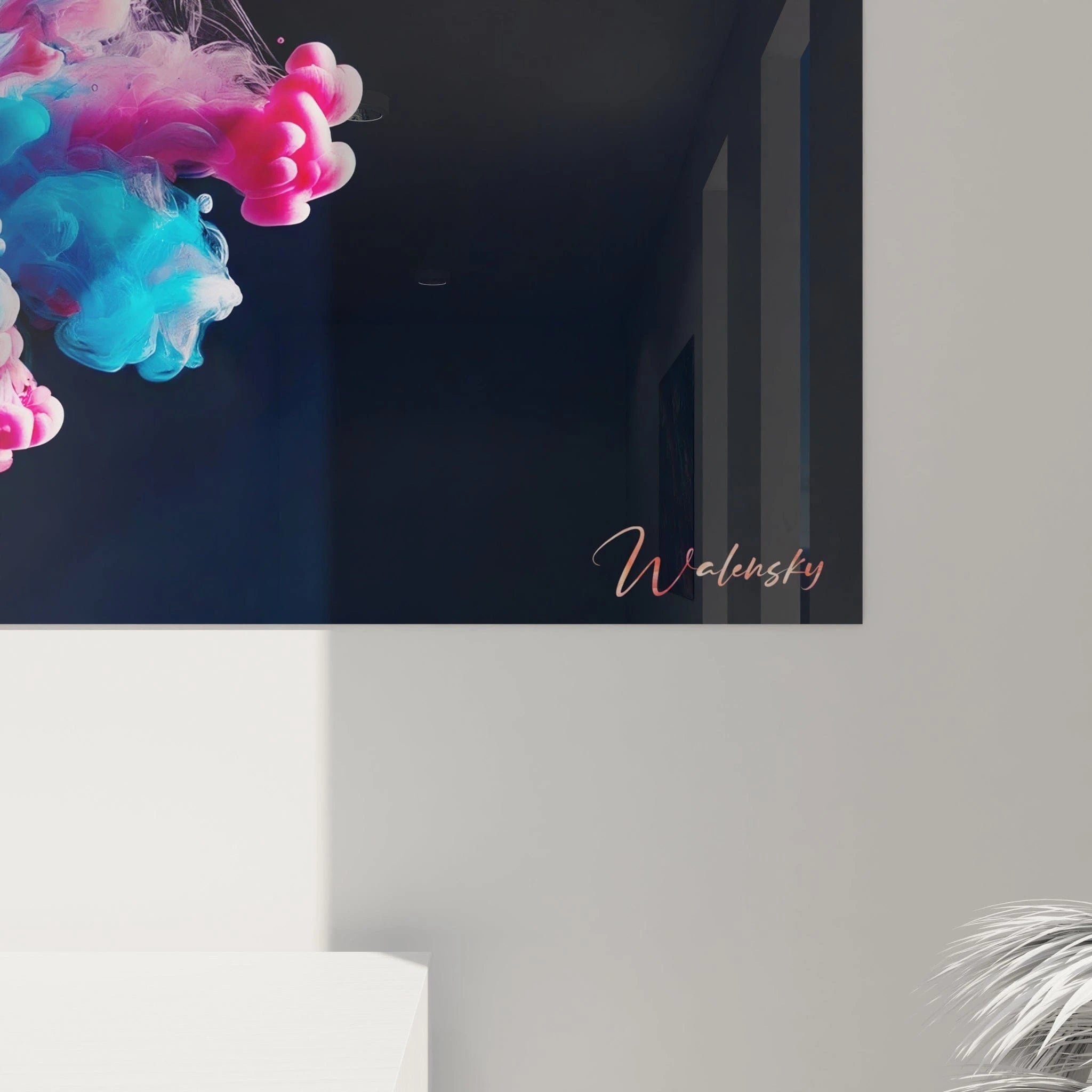 Tableau abstrait présentant des éclaboussures de peinture en suspension sous une surface liquide. Gamme colorée intense mélangeant bleu azur, rose bonbon, jaune citron et orange mandarine. Texture onctueuse avec formations nuageuses et traînées vaporeuses dans un environnement obscur. Motif dynamique avec agglomérats colorés sous interface réfléchissante créant un contraste saisissant entre couleurs vives et fond noir.