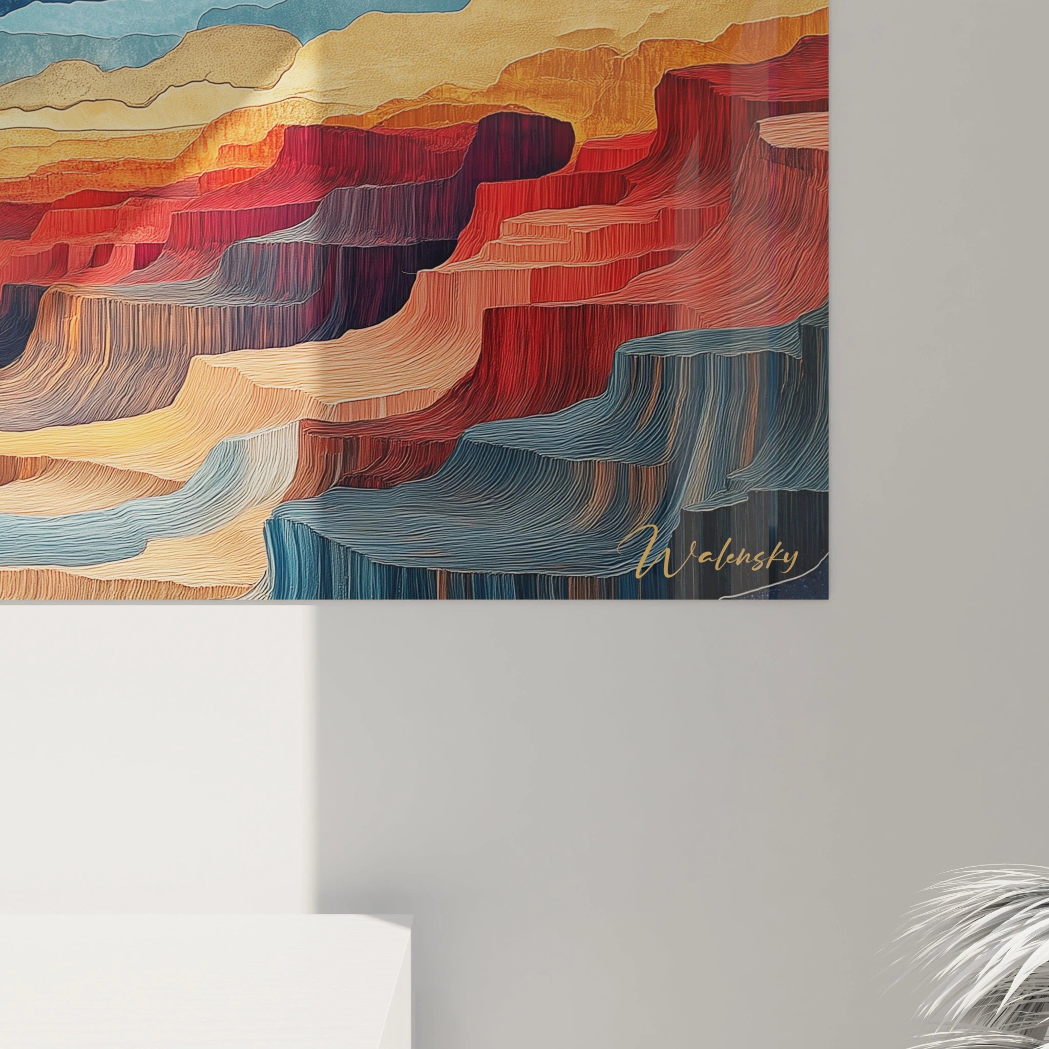 Un tableau paysage montrant un canyon majestueux aux couches rocheuses rouges, oranges et beiges, avec un grand soleil doré au centre, sous un ciel bleu profond, utilisant une technique de lignes horizontales ondulantes.