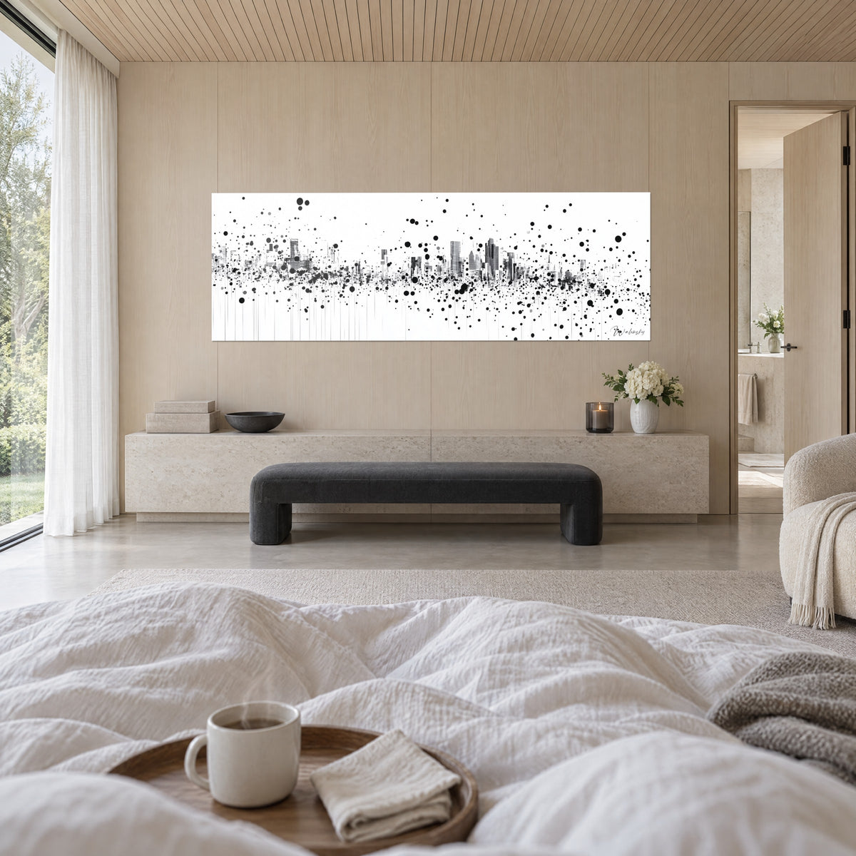 Gemälde einer aufgelösten Metropole aus Tuschepunkten, Gebäudesilhouetten in Graphit und strahlendem Weiß, über einem Bett in einem hellen Schlafzimmer