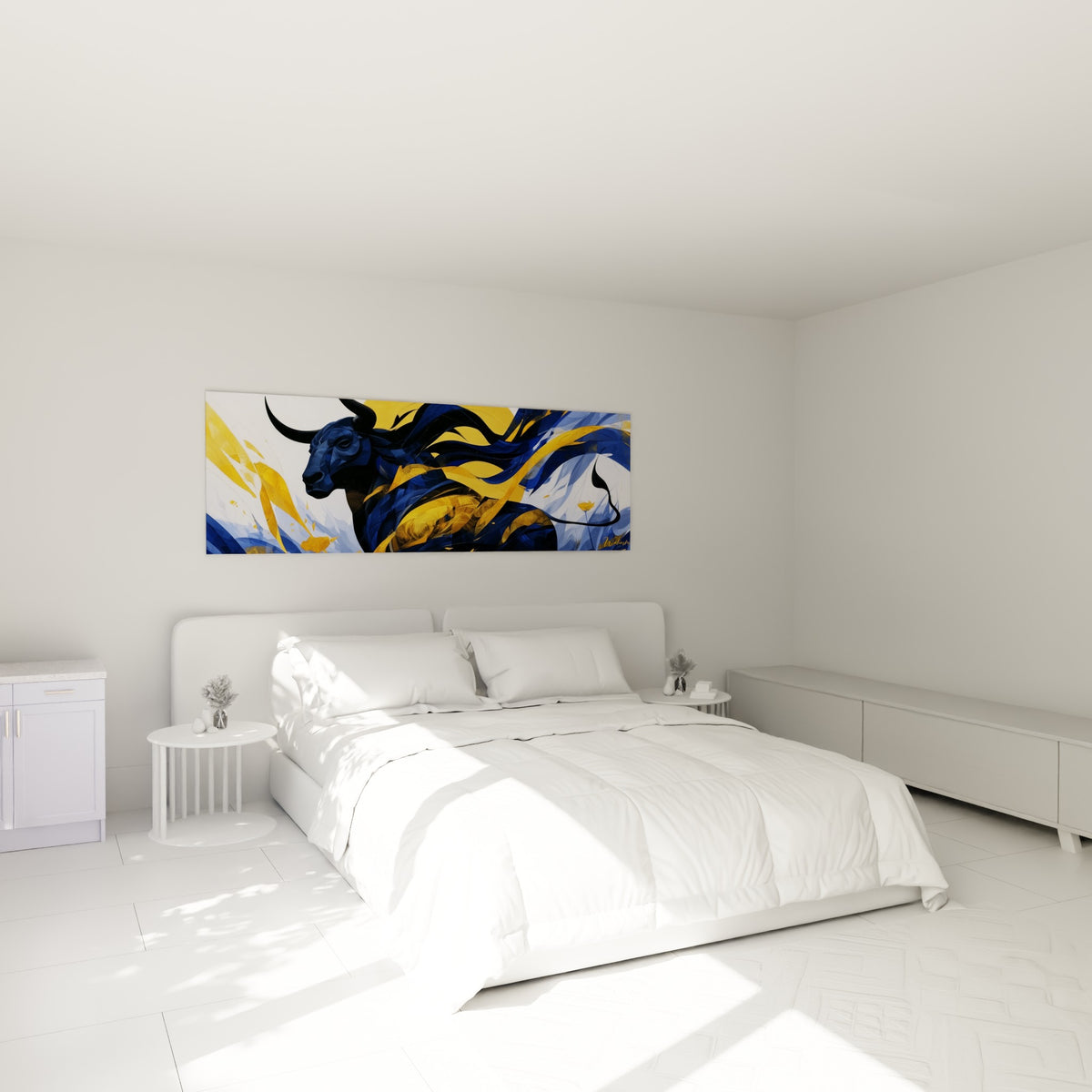 Silhouette de taureau anthracite et doré au-dessus d'un lit dans une chambre claire