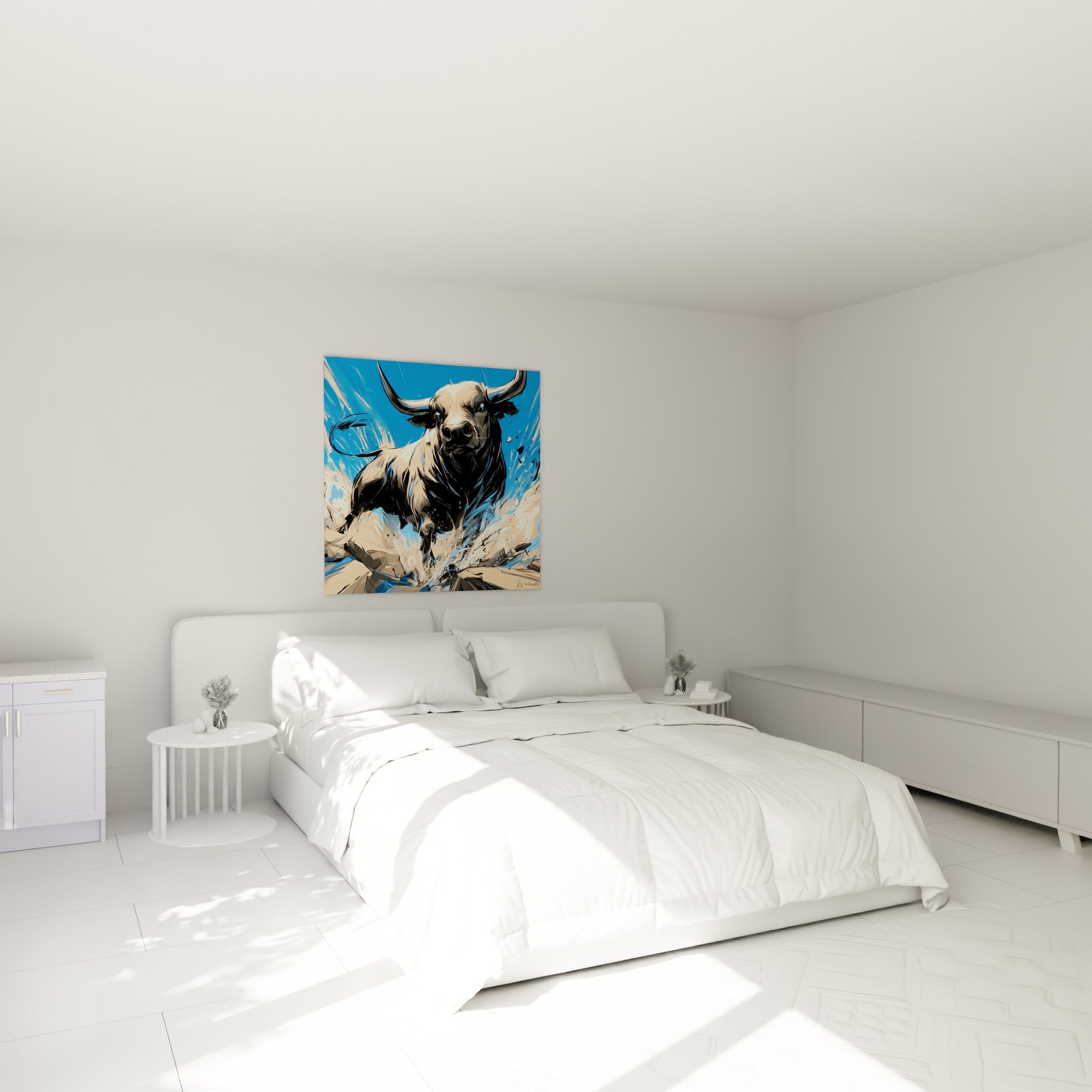 Animal puissant en beige et noir figé en pleine charge, au-dessus d'un lit dans une chambre claire