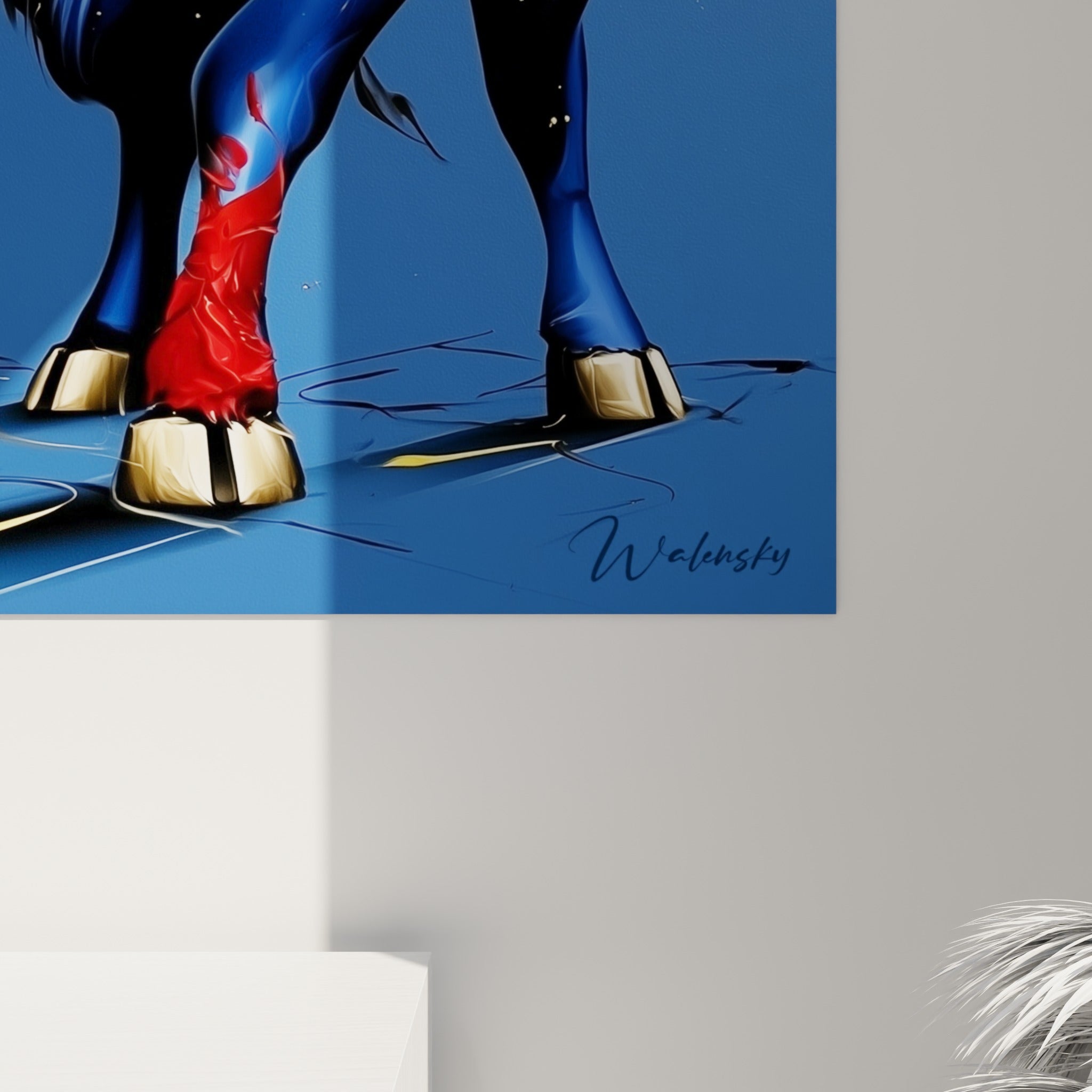 Éclaboussures dorées et coulures noires sur la tête du taureau, grain visible entre bleu profond et jaune vif