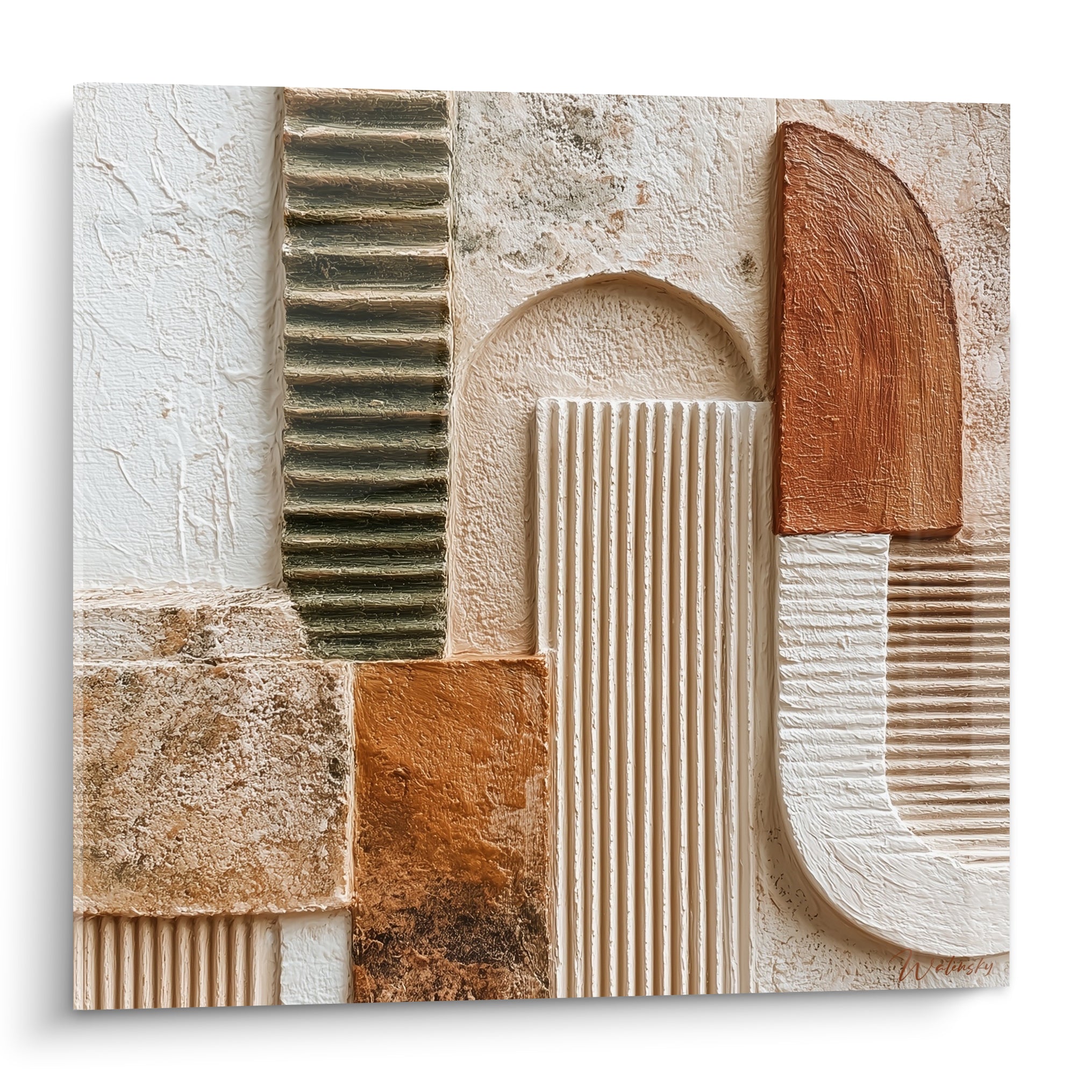 Arche beige et bloc brique terracotta sculptés en relief, cannelures anthracite et ocre visibles