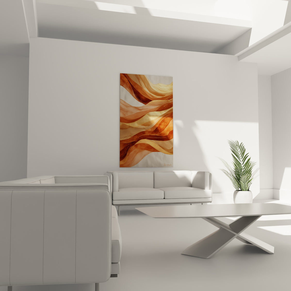 Bandes fluides brunes et dorées d'un tableau terracotta au-dessus d'un canapé dans un salon lumineux