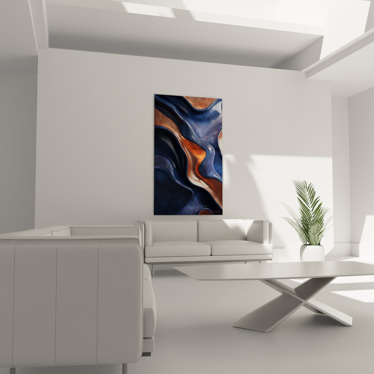 Composition abstraite cuivrée et anthracite suspendue au-dessus d'un canapé dans un salon lumineux