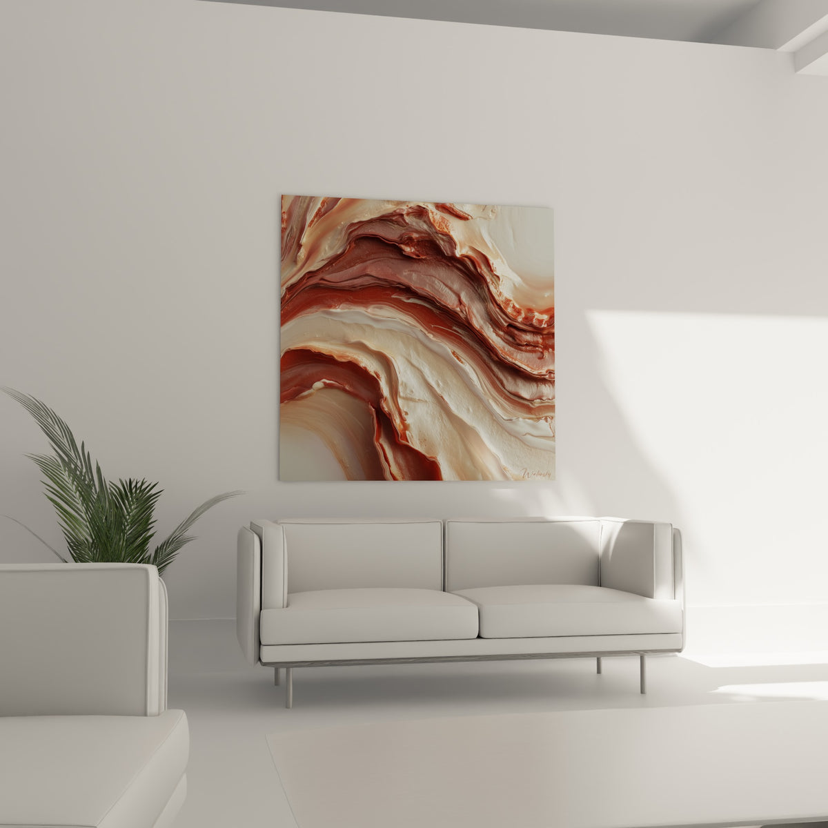 Courbes ocre et anthracite d'une œuvre marbrée suspendue au-dessus d'un canapé dans un salon lumineux