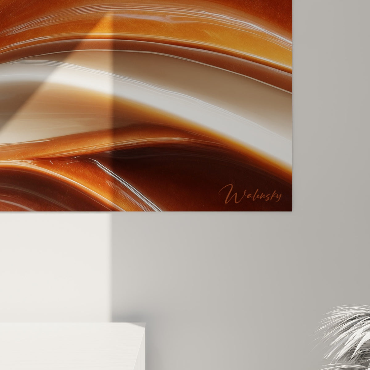 Détail rapproché des coulures terracotta et des reflets ivoire, grain lisse et brillant de la matière peinte.