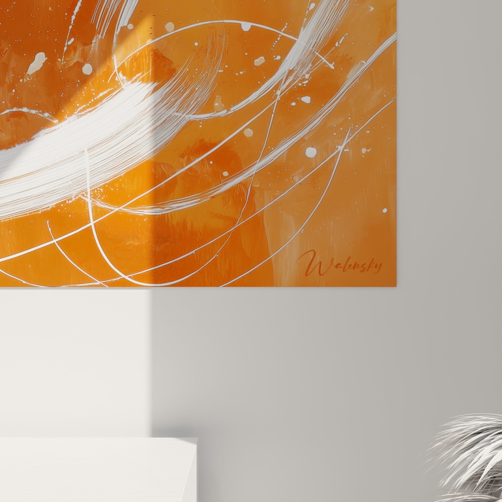 Empâtements blancs et grain de peinture visible sur orange terracotta intense, détail rapproché de la toile accrochée