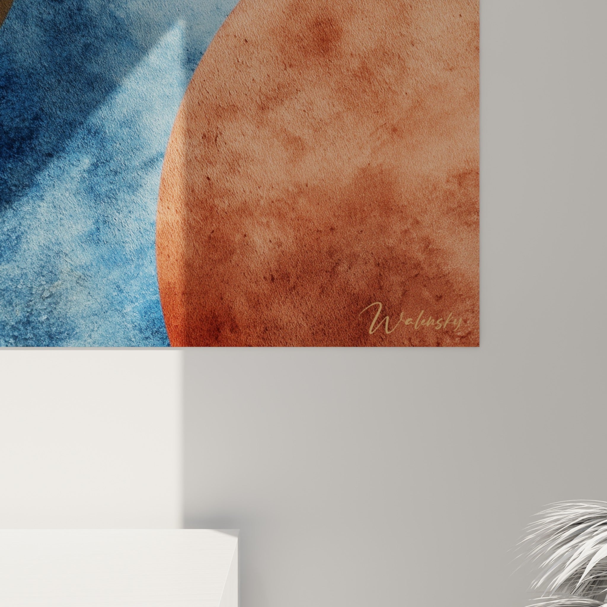 Grain aquarelle visible entre les cercles bleu marine et ocre, coulures et empâtements texturés