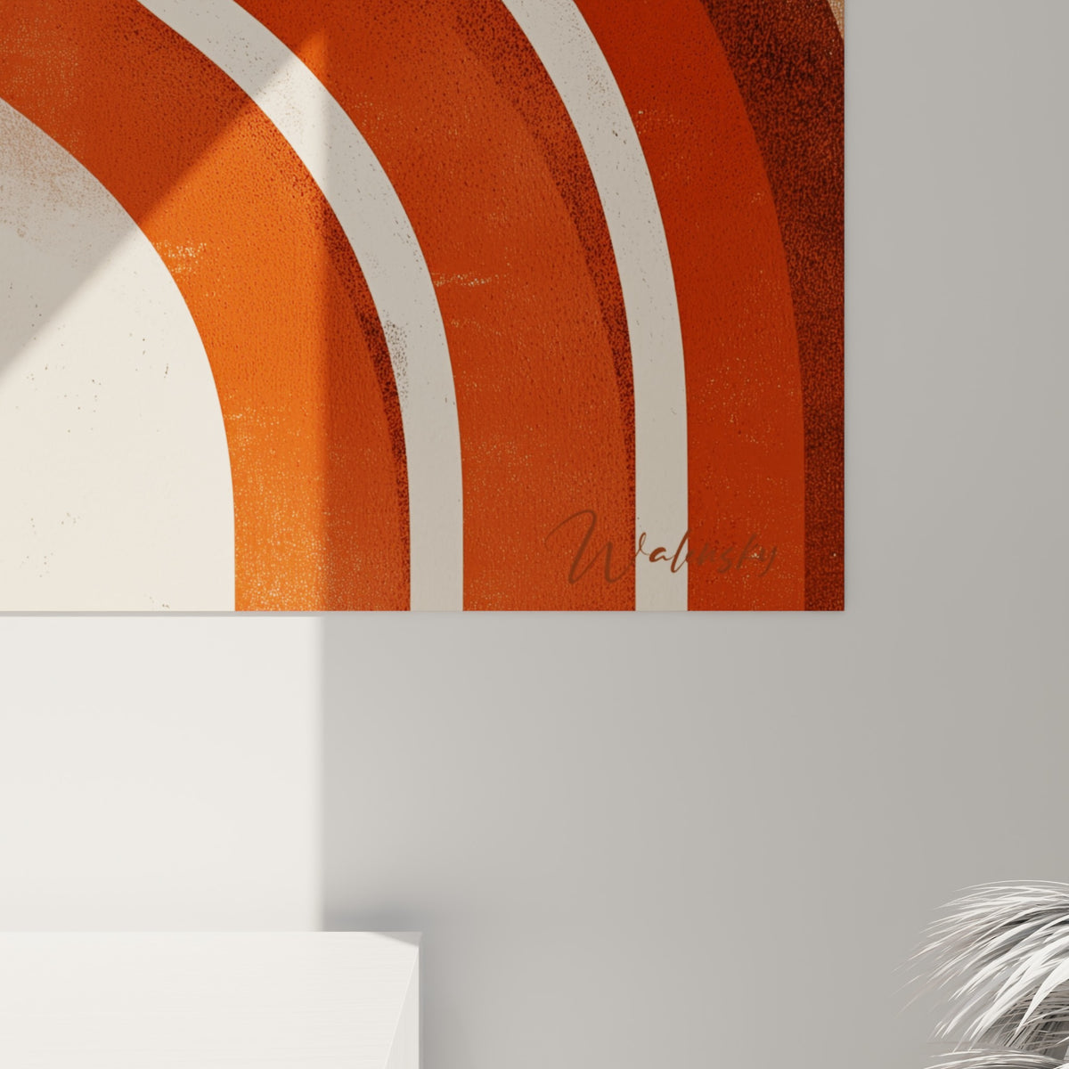 Empâtements orangés et beige sable révèlent le grain texturé des lignes courbes de ce tableau terracotta