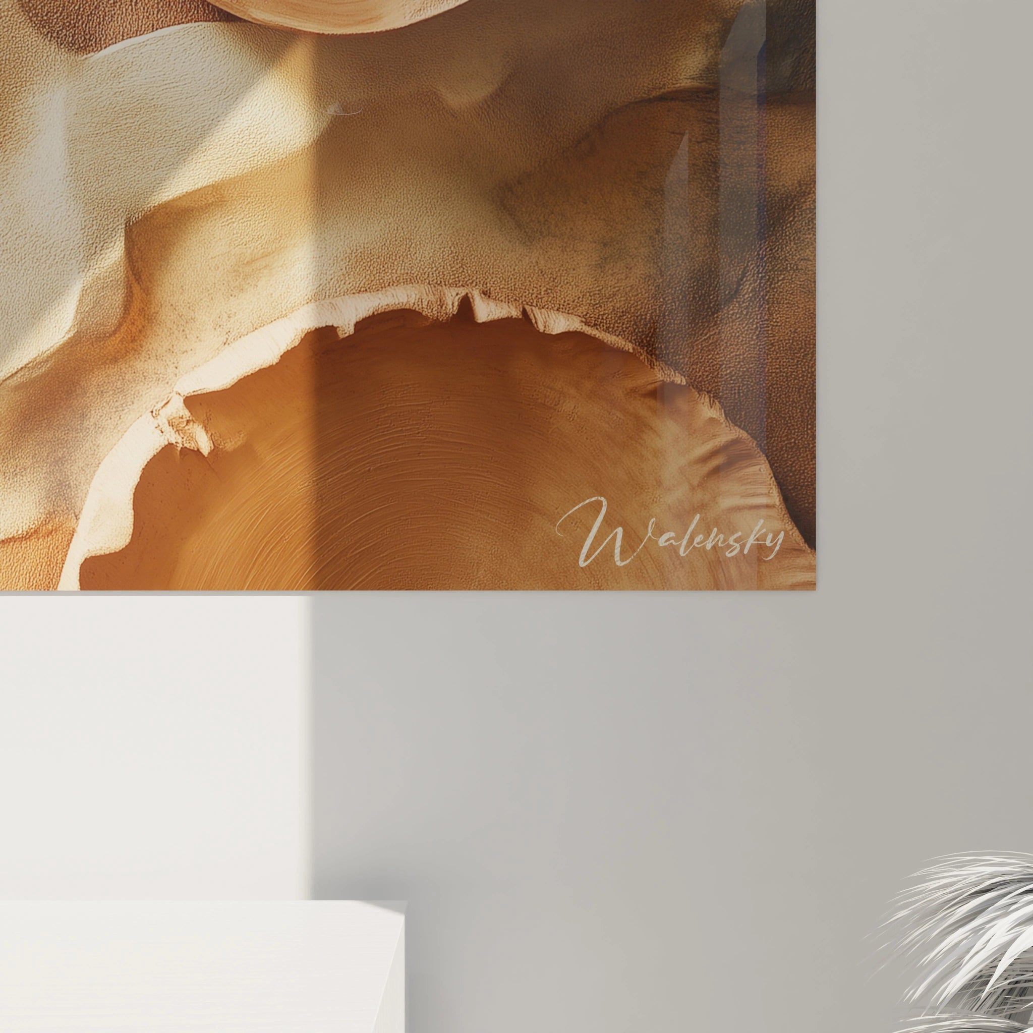 Tableau terracotta nature oĂč des formes en arc de cercle se mĂ©langent Ă un fond texturĂ©. Les couleurs visibles sont le marron, le beige et le bronze, avec des textures subtiles et des effets de surface irrĂ©guliers.