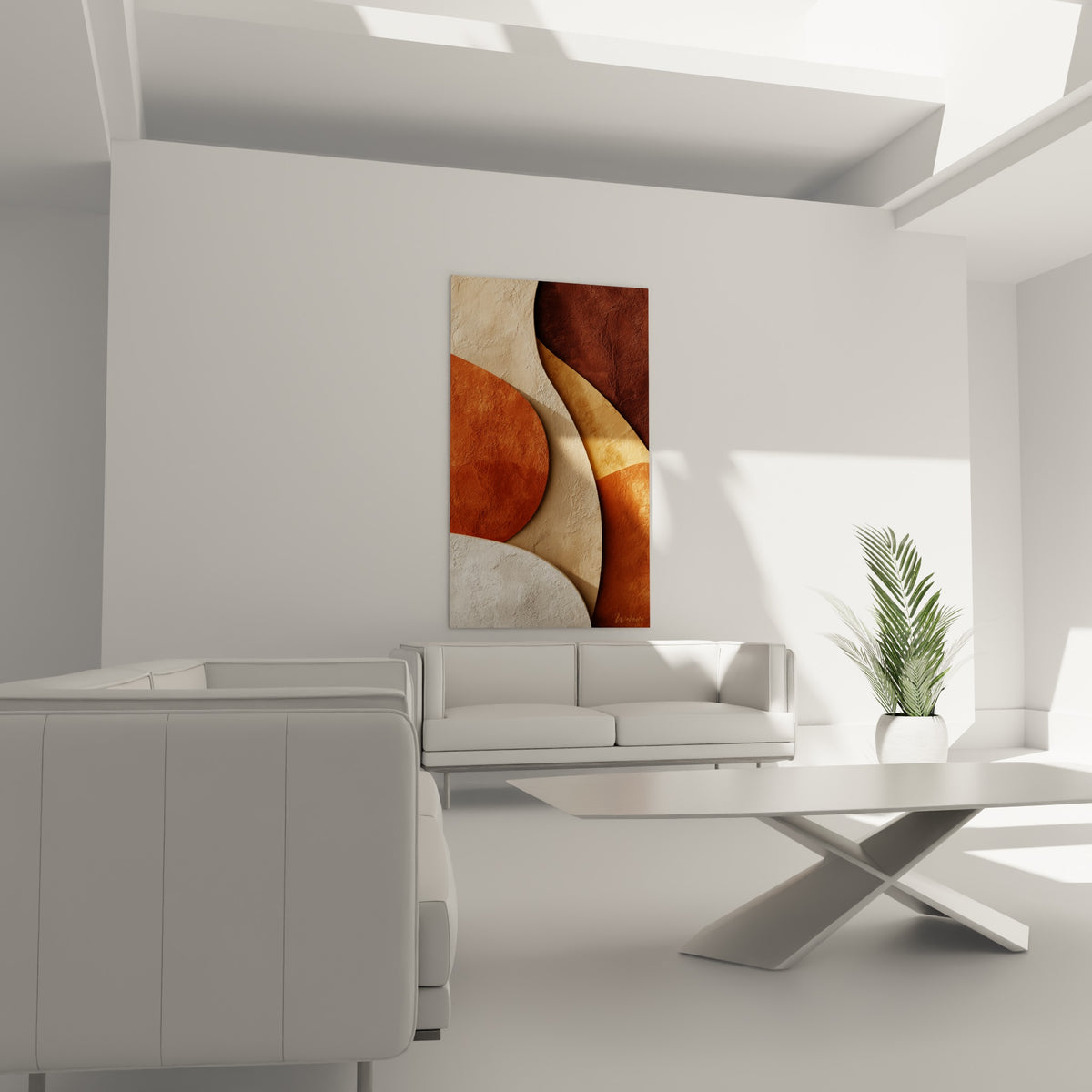 Courbes terracotta, beige et brun de l'œuvre au-dessus d'un canapé dans un salon lumineux