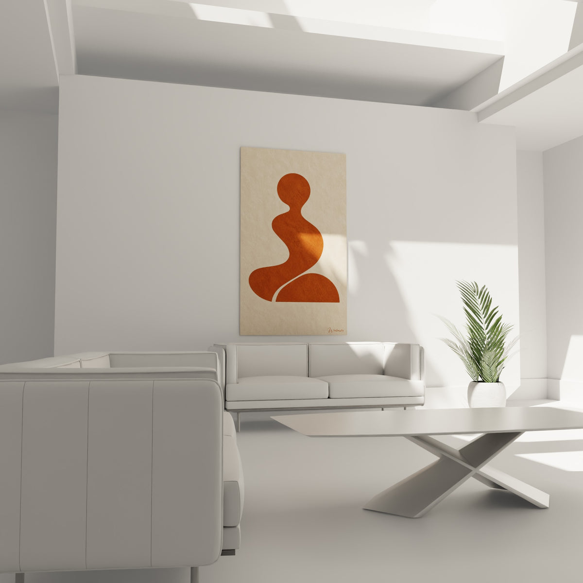 Courbe terracotta épurée sur fond beige texturé, suspendue au-dessus d'un canapé dans un salon lumineux