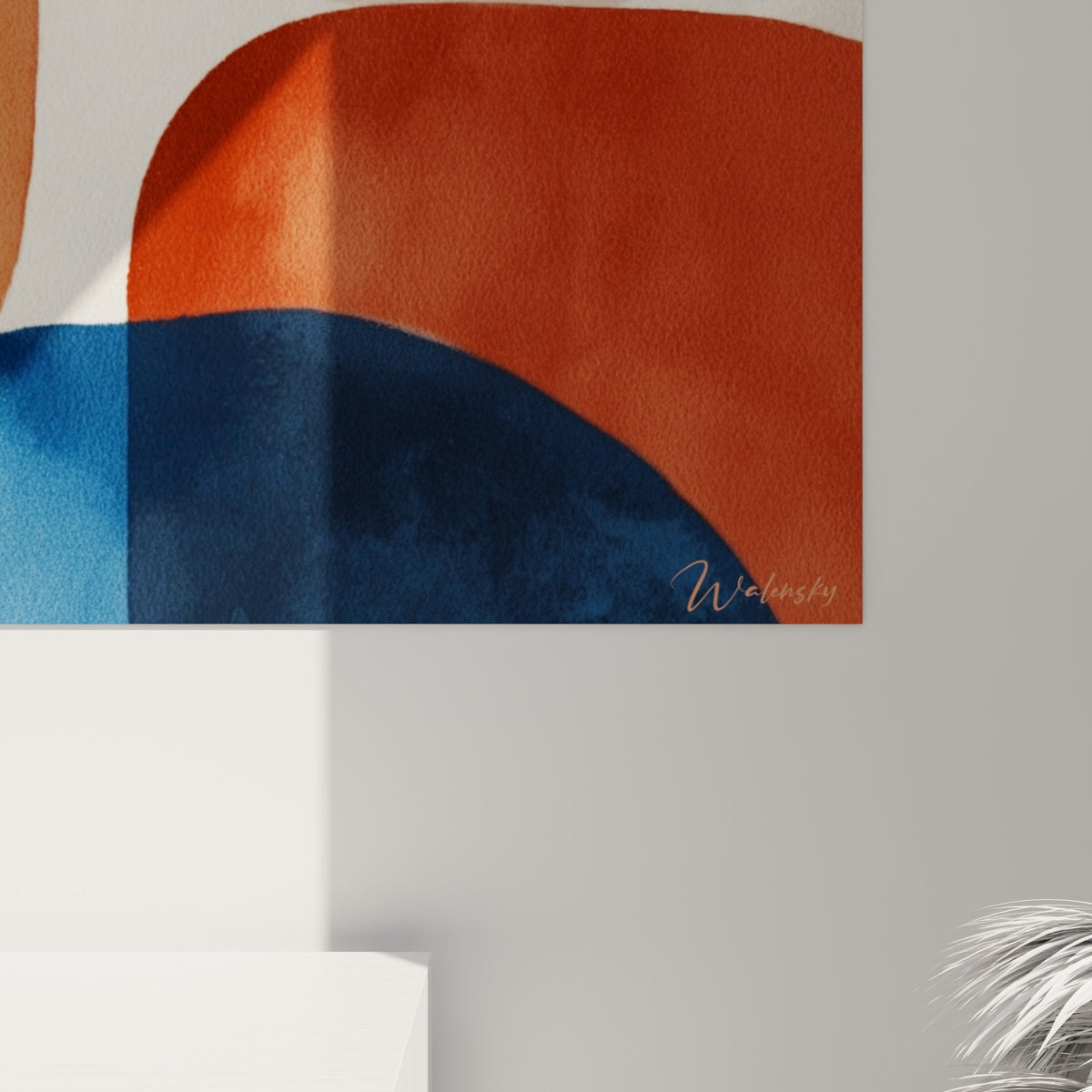 Grain aquarellé visible entre les teintes terracotta, bleu marine et beige rosé qui se superposent en transparence