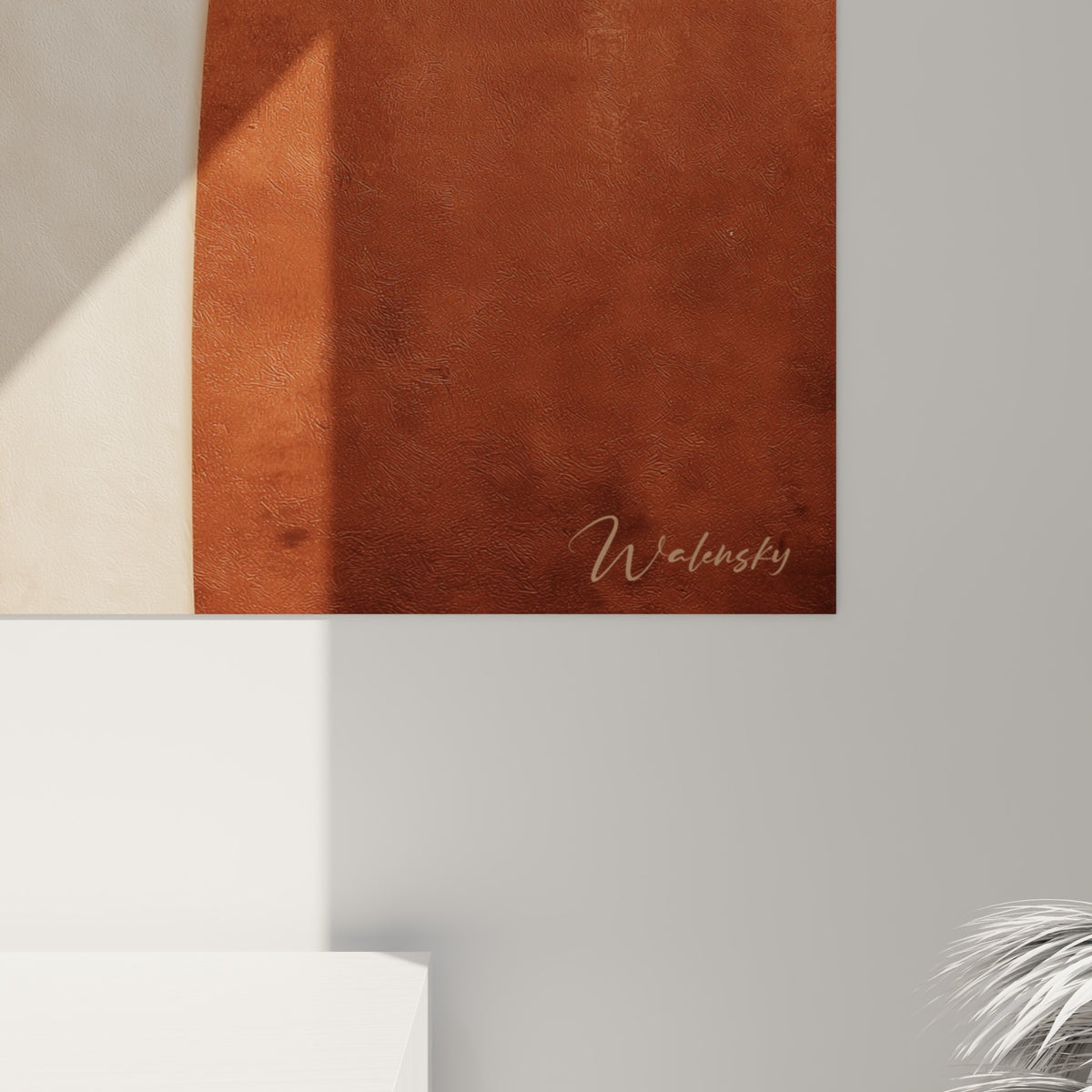Grain texturé et quadrillage discret sur les teintes brique et sable de ce tableau abstrait terracotta