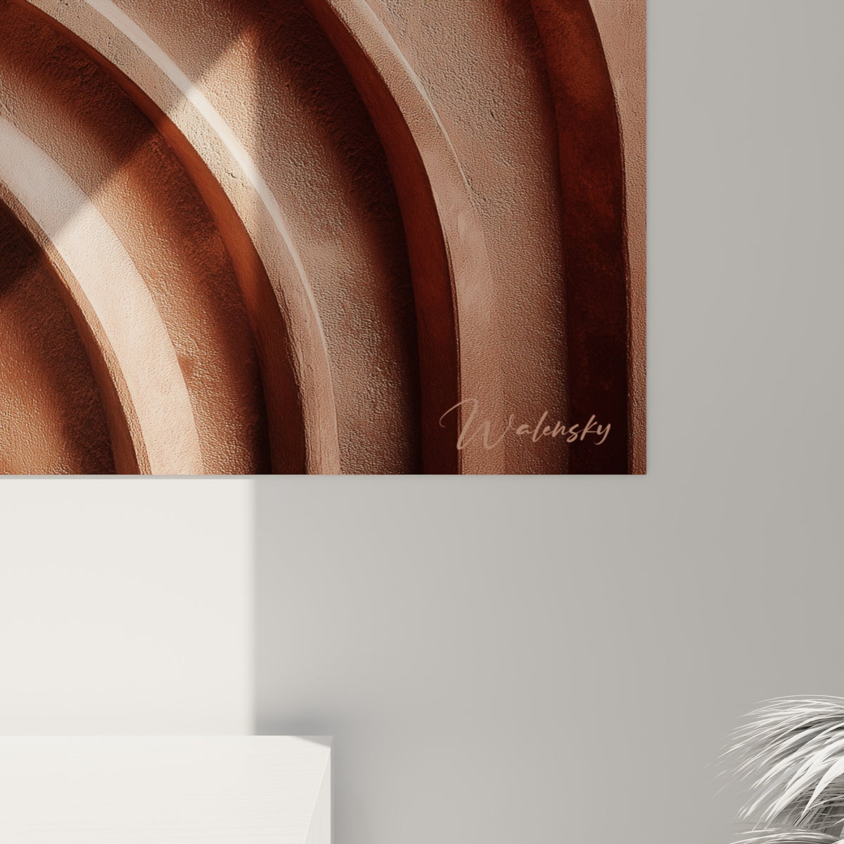 Texture granuleuse terracotta et brun révélant le grain de la matière en gros angle sur les courbes