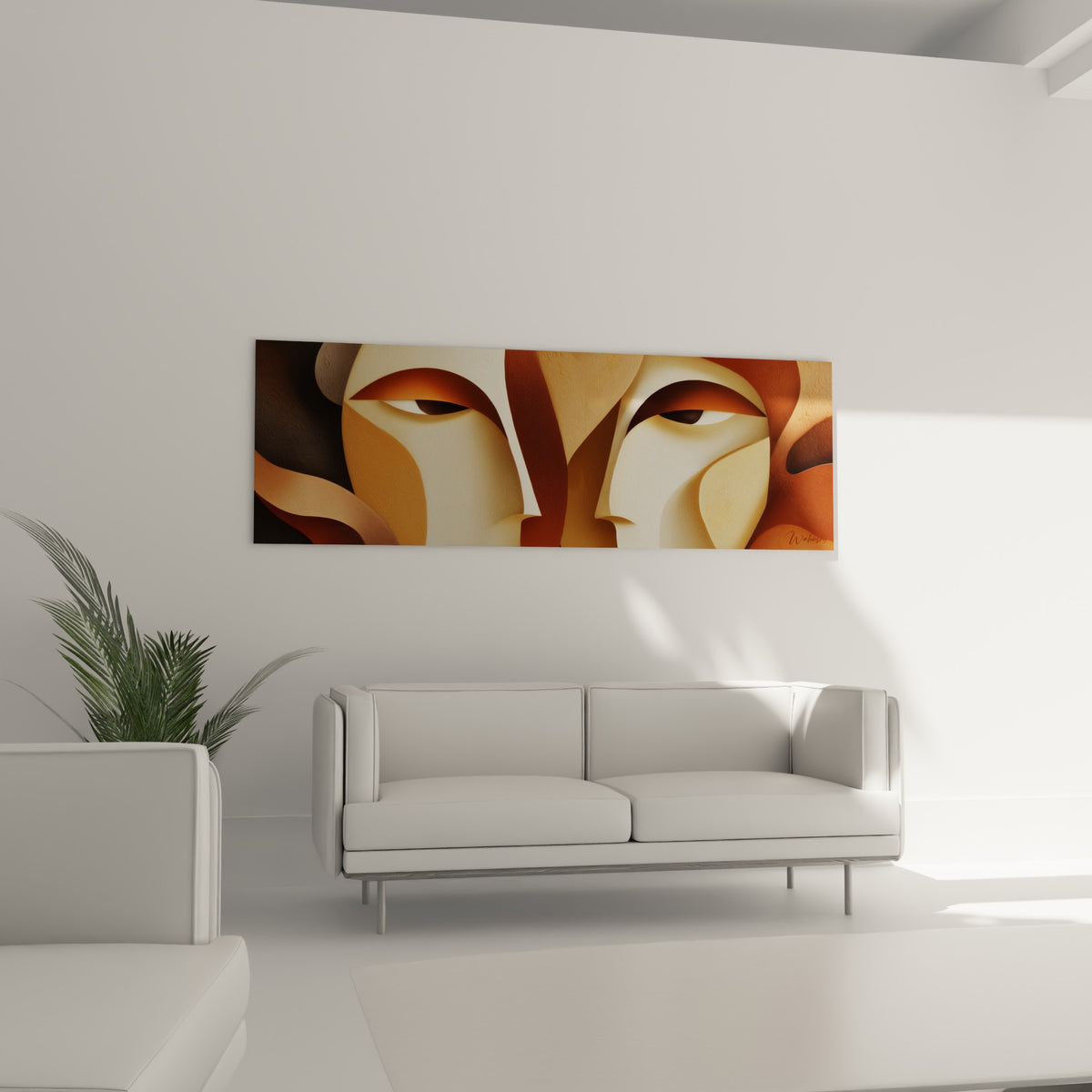 Visages abstraits aux tons ocre et anthracite, regard contemplatif, suspendus au-dessus d'un canapé dans un salon lumineux
