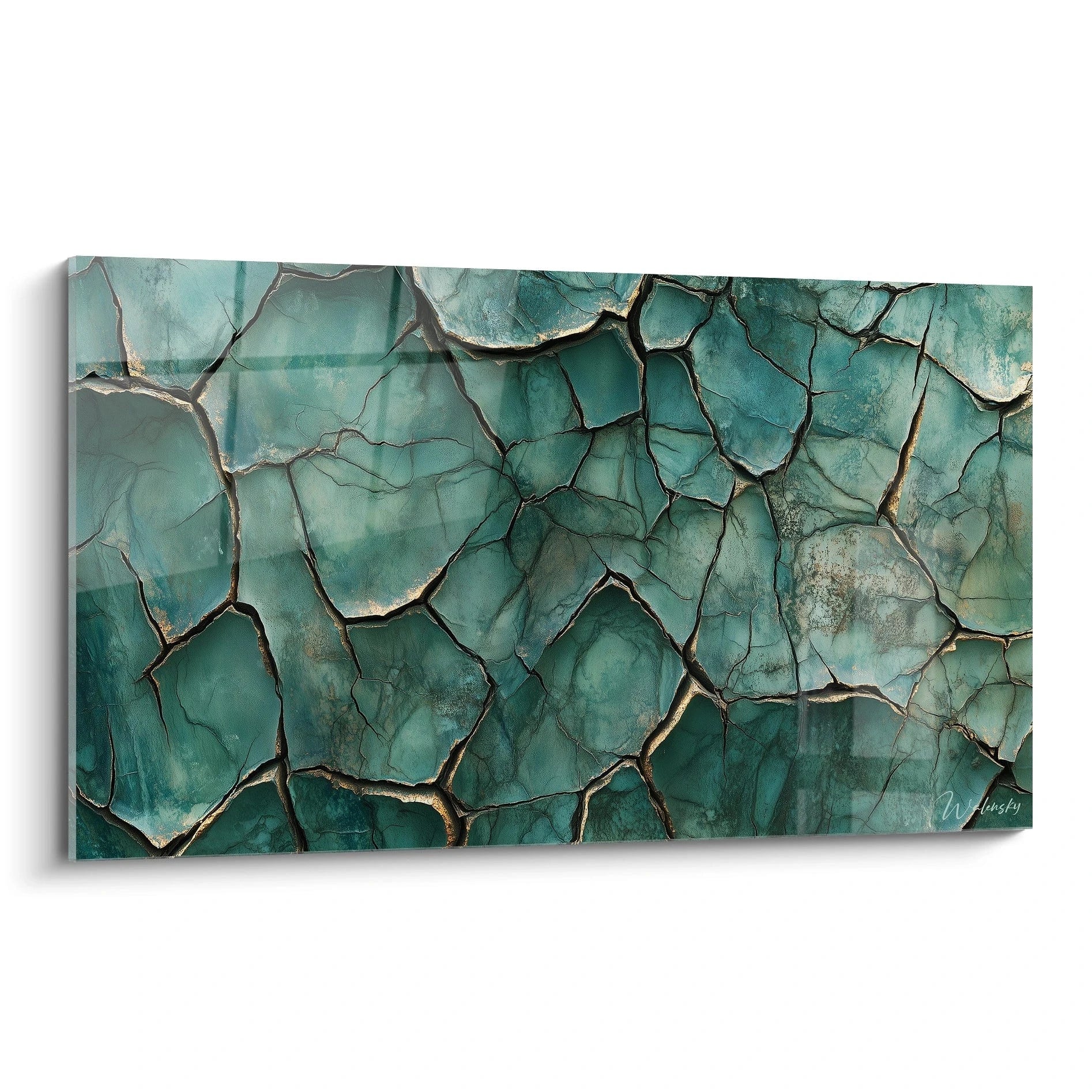 Un tableau texturé abstrait avec des fissures noires sur un fond bleu-vert, créant un effet de contraste marqué. Les textures sont lisses et rugueuses, avec des nuances dorées le long des fissures.