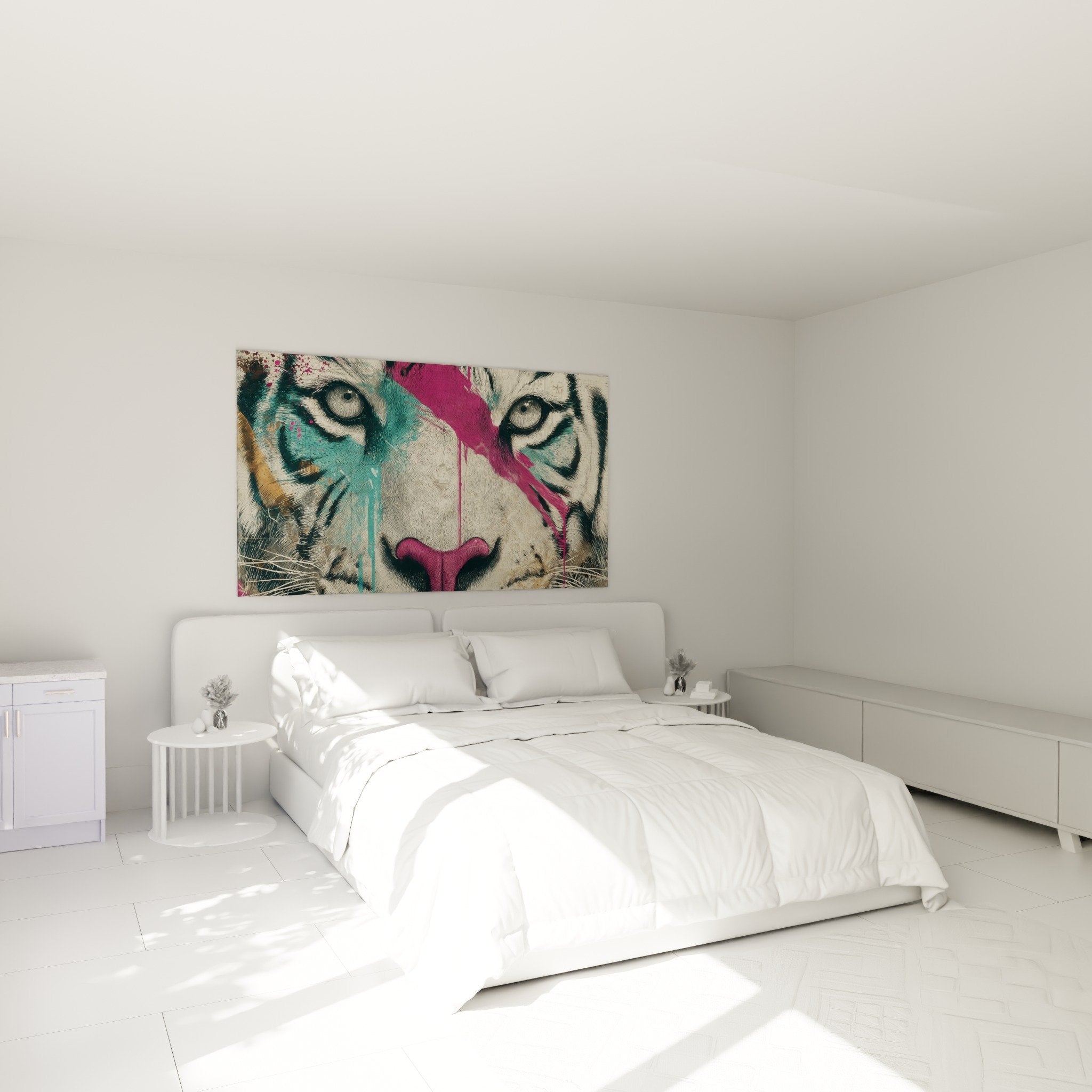 Farbiges Tigerbild in Türkis und Magenta im modernen Schlafzimmer mit zeitgenössischer Dekoration