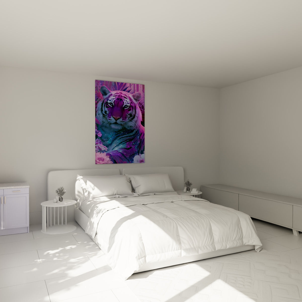 Félin étoilé aux teintes roses et bleu nuit, accroché au-dessus d'un lit dans une chambre claire