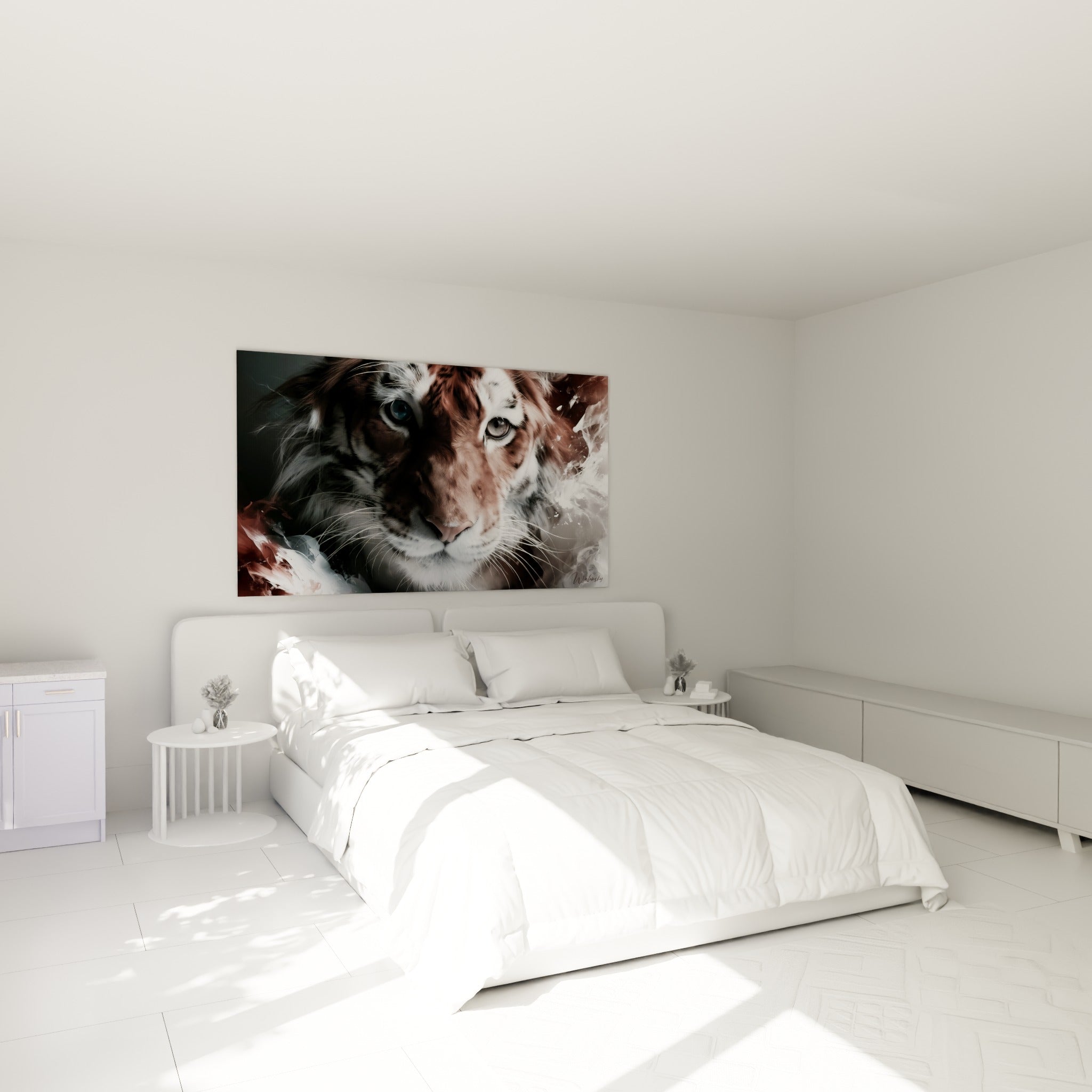 Félin fauve et blanc à la fumée volute, accroché au-dessus d'un lit dans une chambre claire
