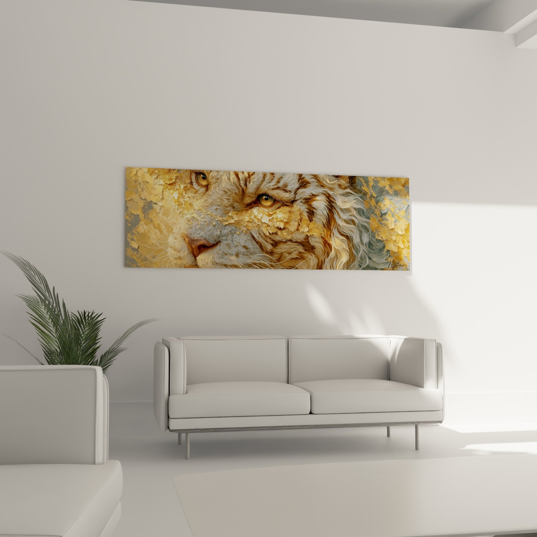 Portrait doré du Tigre aux tons blanc et bronze, disposé au-dessus d'un canapé dans un salon lumineux.