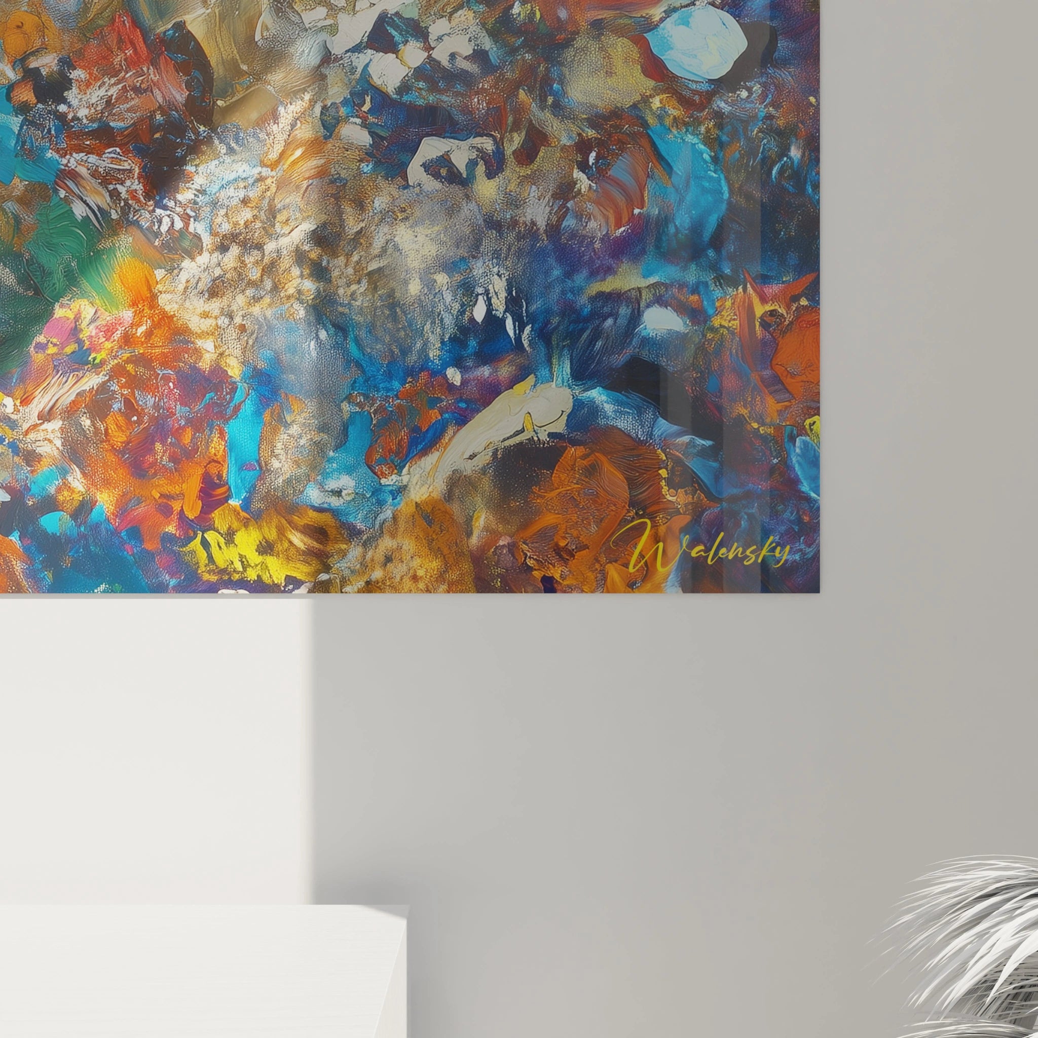 Tableau tortue de mer coloré par Walensky accroché sur un mur gris clair