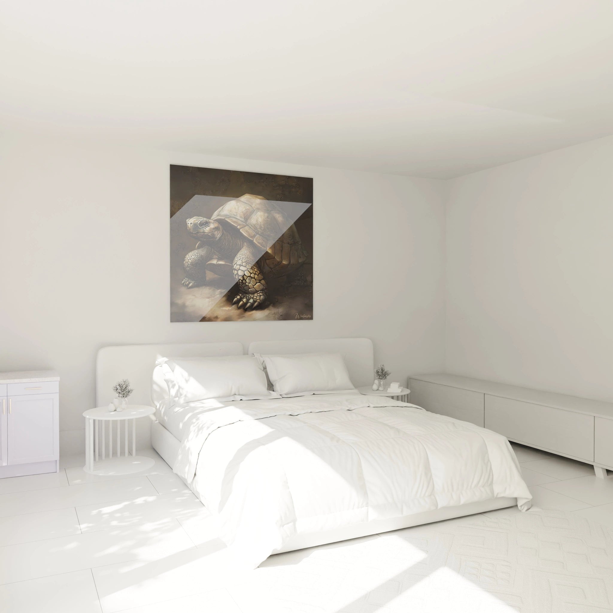 Tableau tortue terrestre Walensky accroché au mur d'une chambre blanche avec lit double et décoration minimaliste