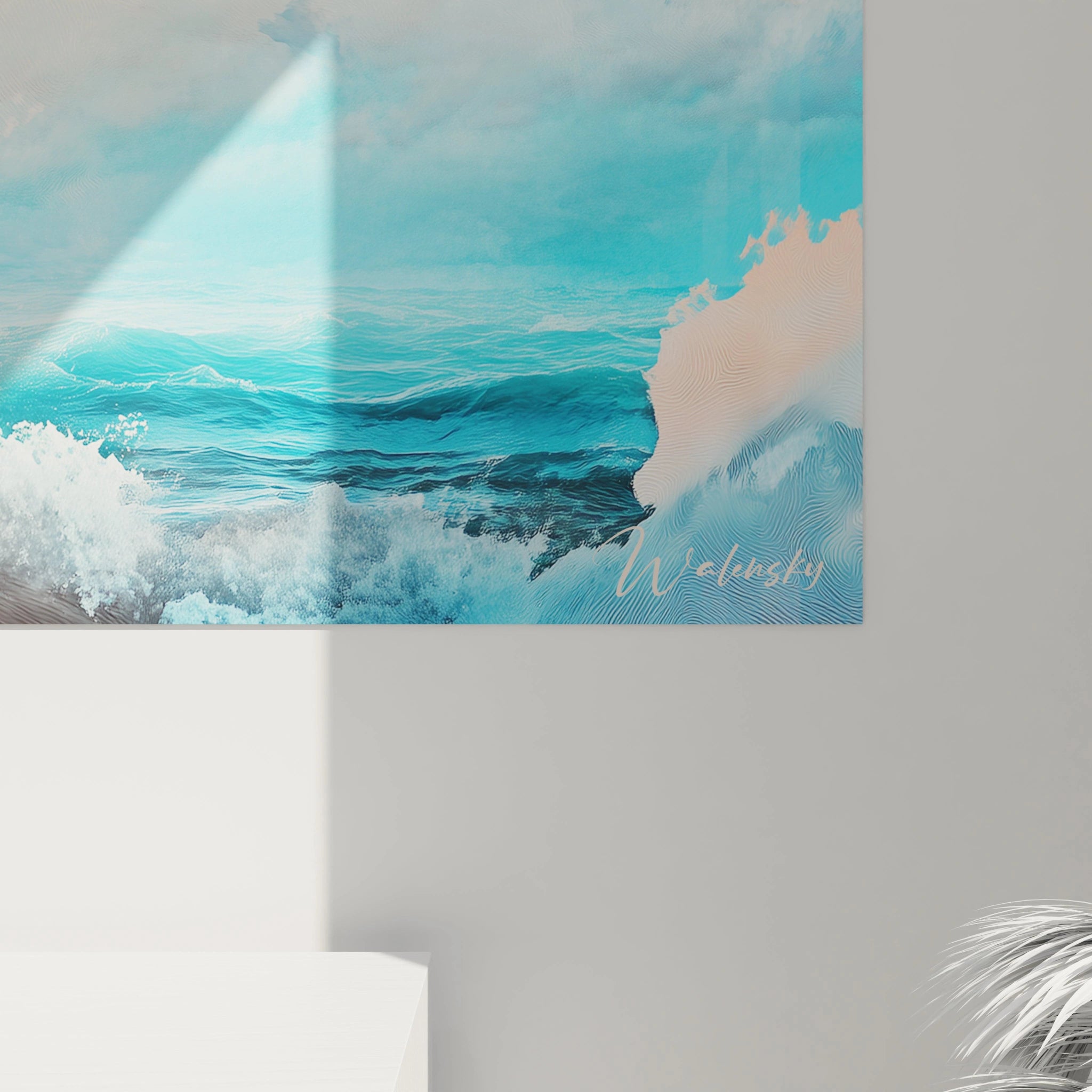 Un tableau marin présentant une tour de guet en pierre grise encerclée par des vagues déferlantes blanches et turquoise, devant un ciel aux nuances douces d'orange, de bleu pâle et de beige.